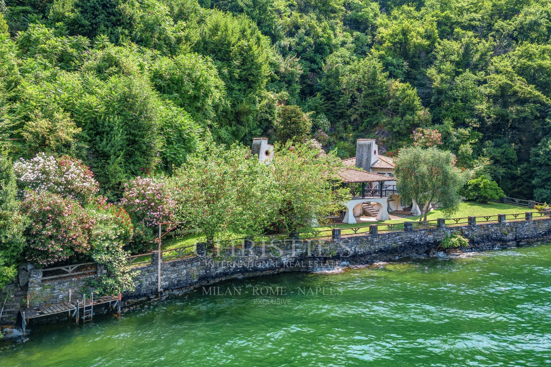 picture of Residences Pied Dans L'eau On Lake Como: Direct Contact With Water