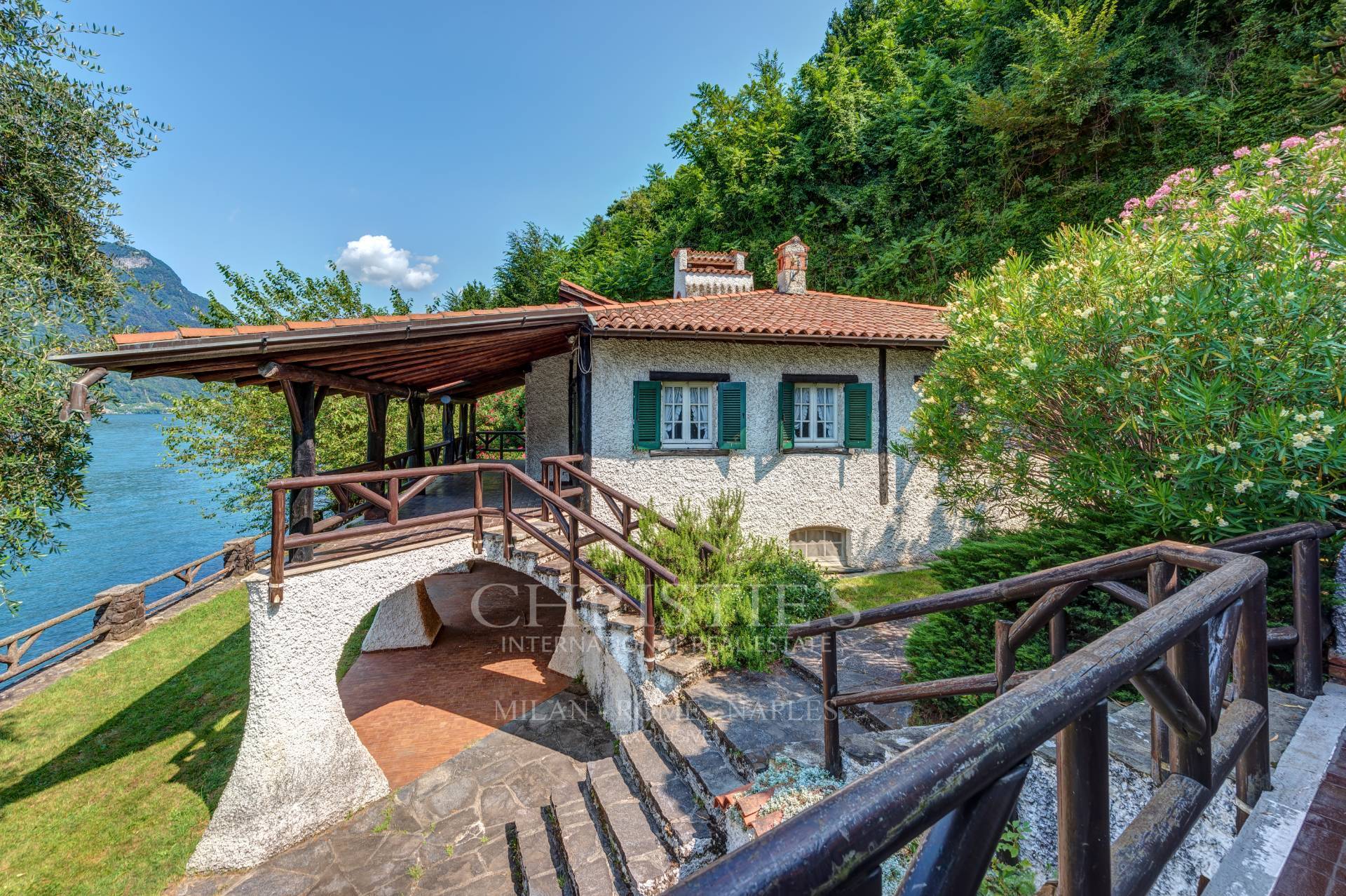 picture of Residences Pied Dans L'eau On Lake Como: Direct Contact With Water