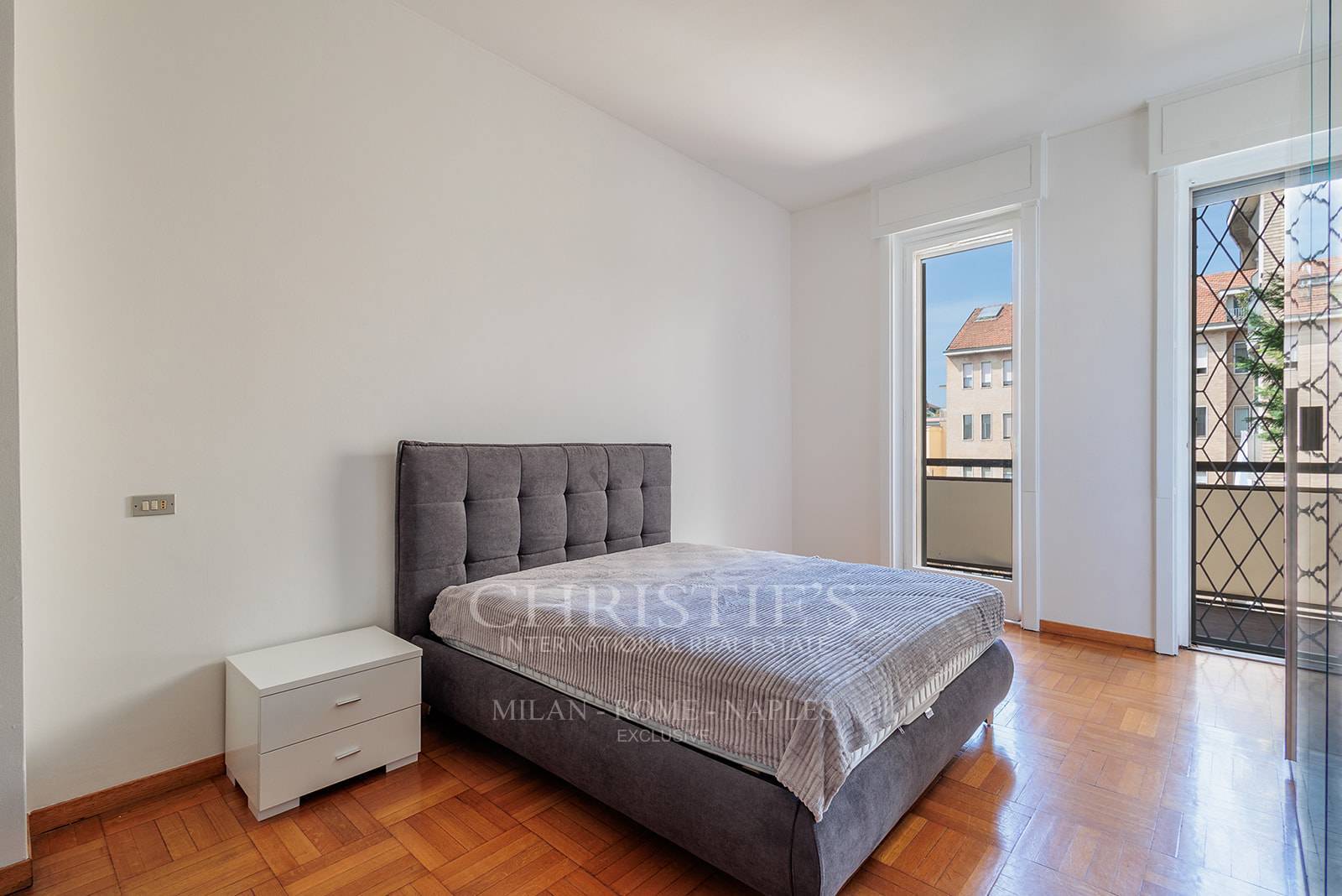 picture of Bright Three-bedroom Apartment In Quadronno District