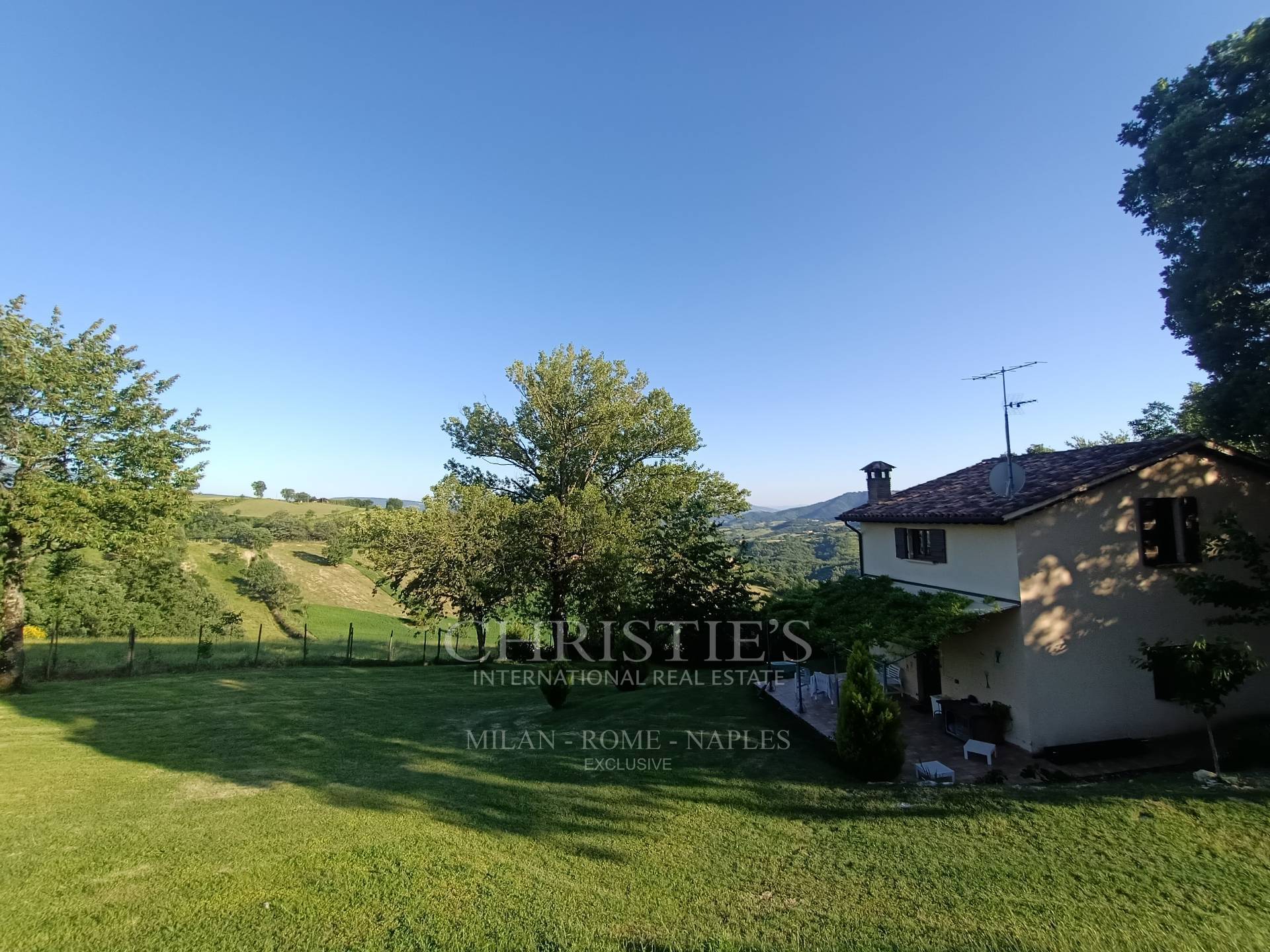 picture of Umbria - Splendid Estate With Farmhouse And Swimming Pool.