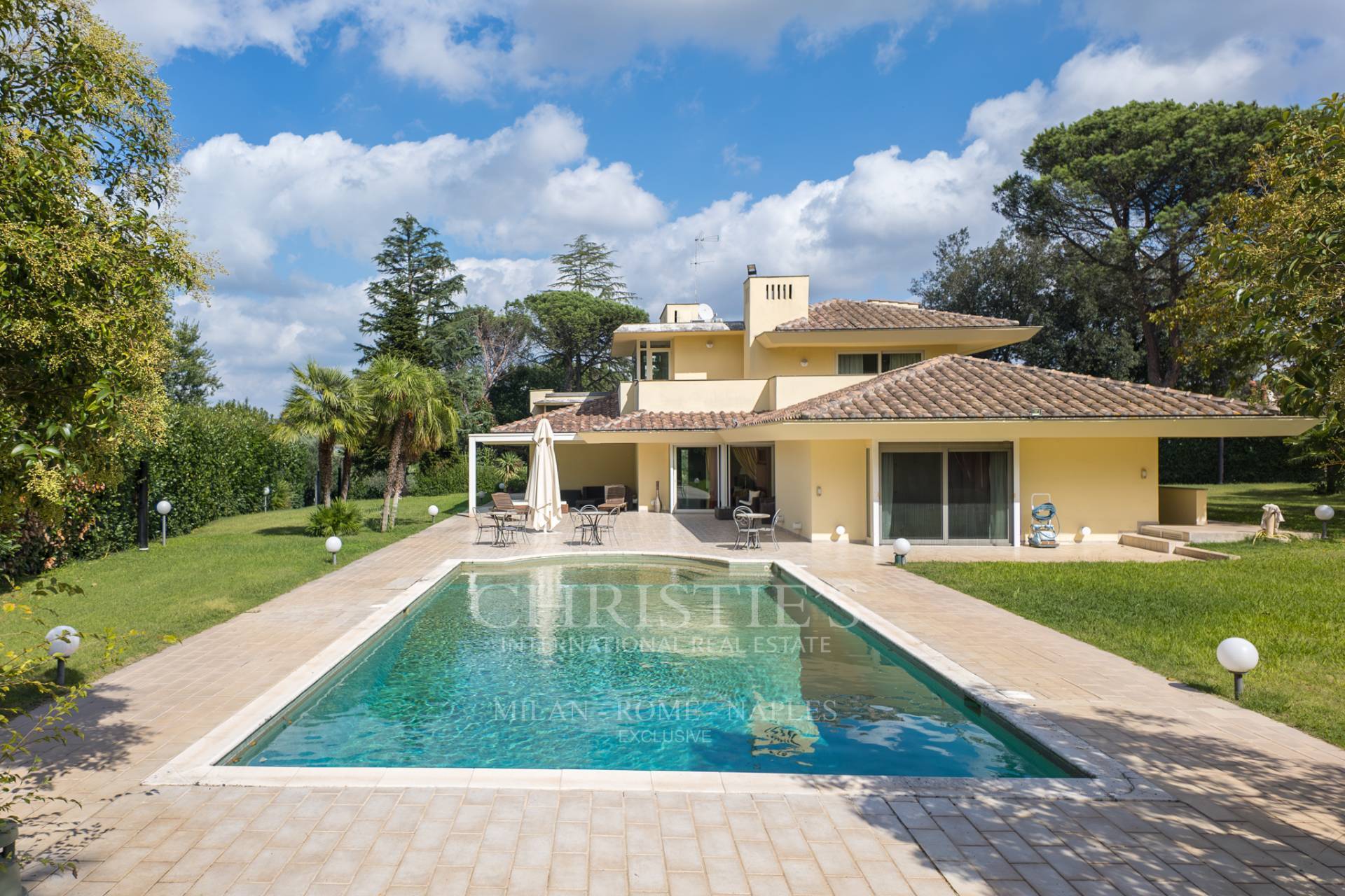 picture of Villa With Swimming Pool In Olgiata