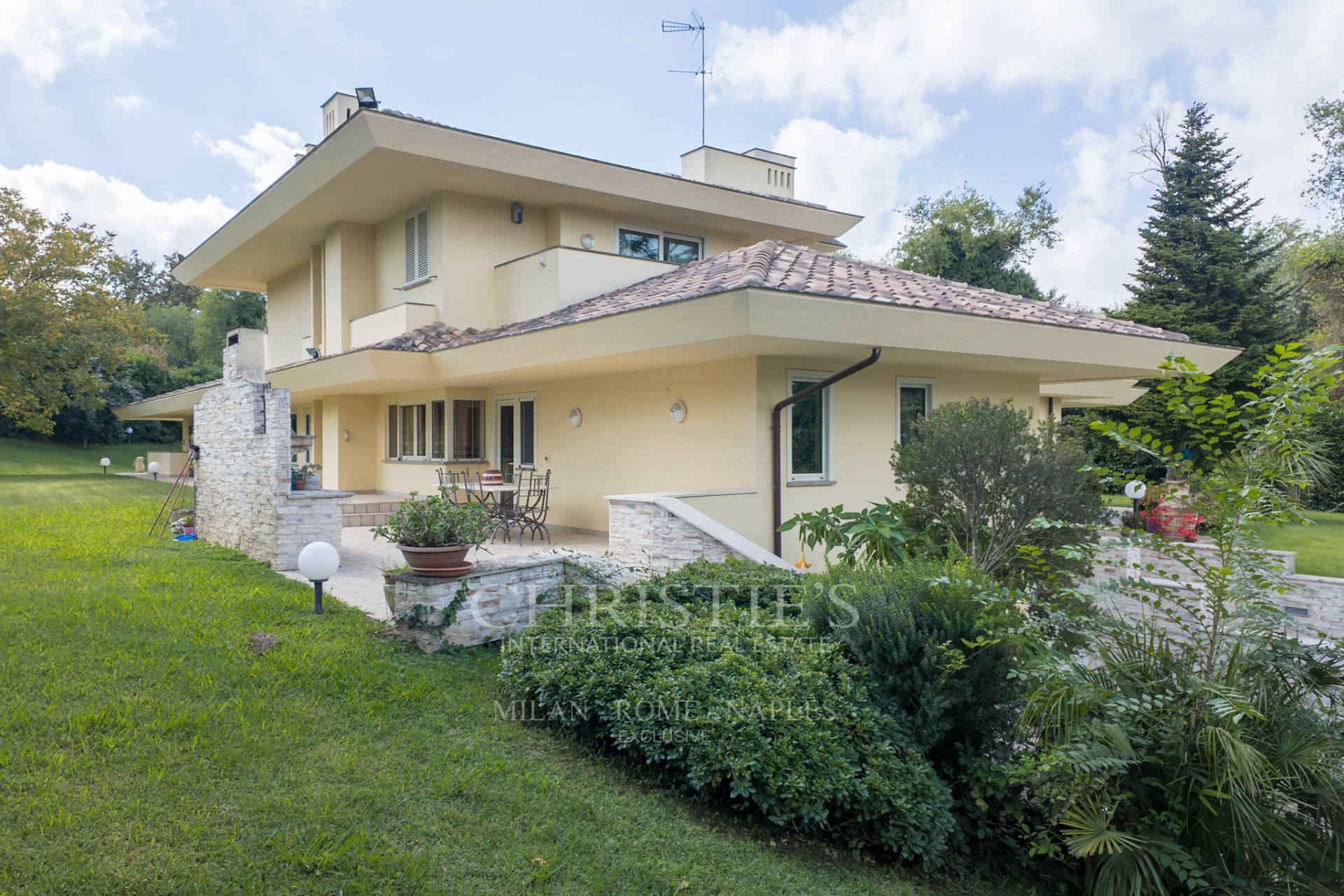 picture of Villa With Swimming Pool In Olgiata