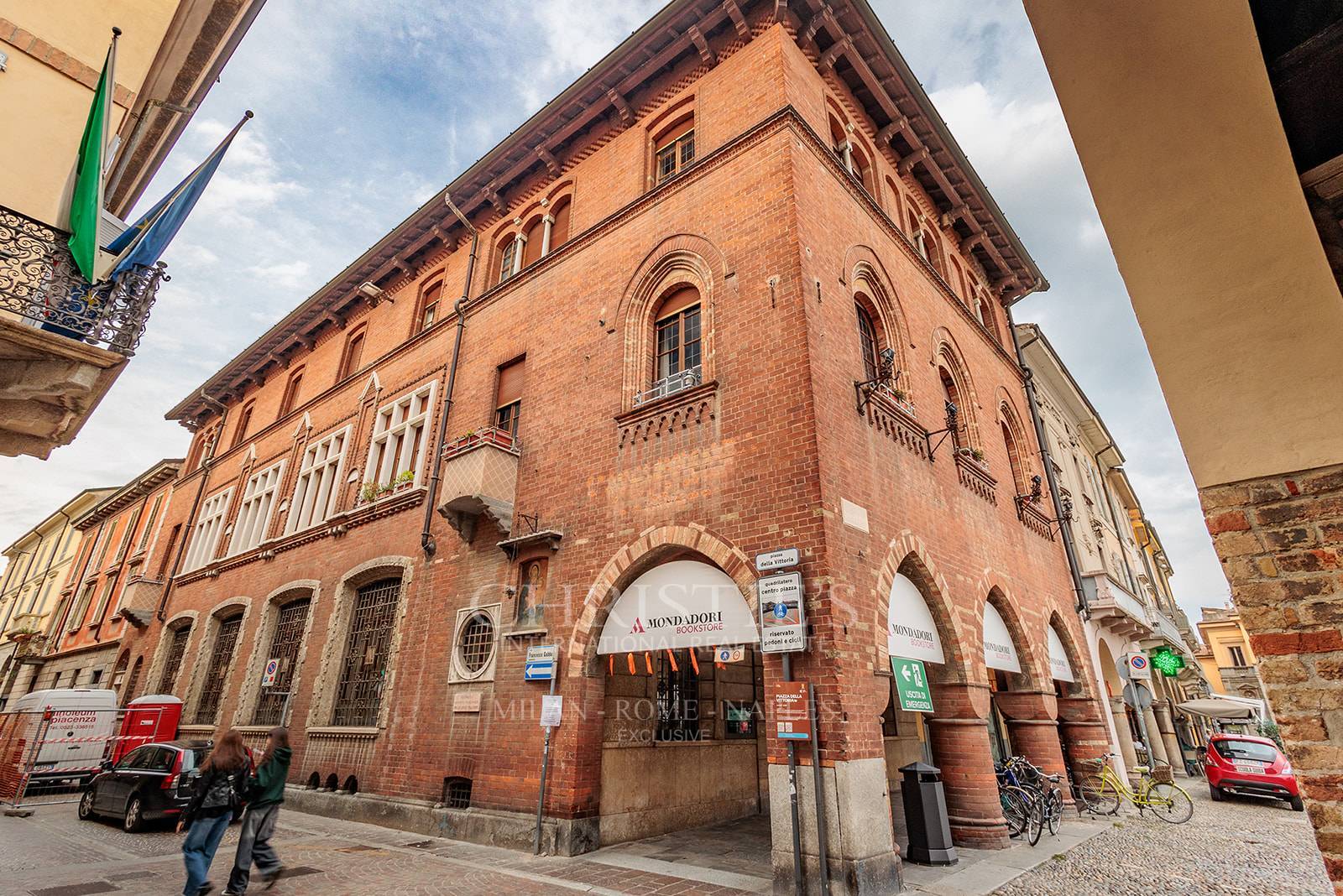 picture of Historic Building In Piazza Della Vittoria, Lodi