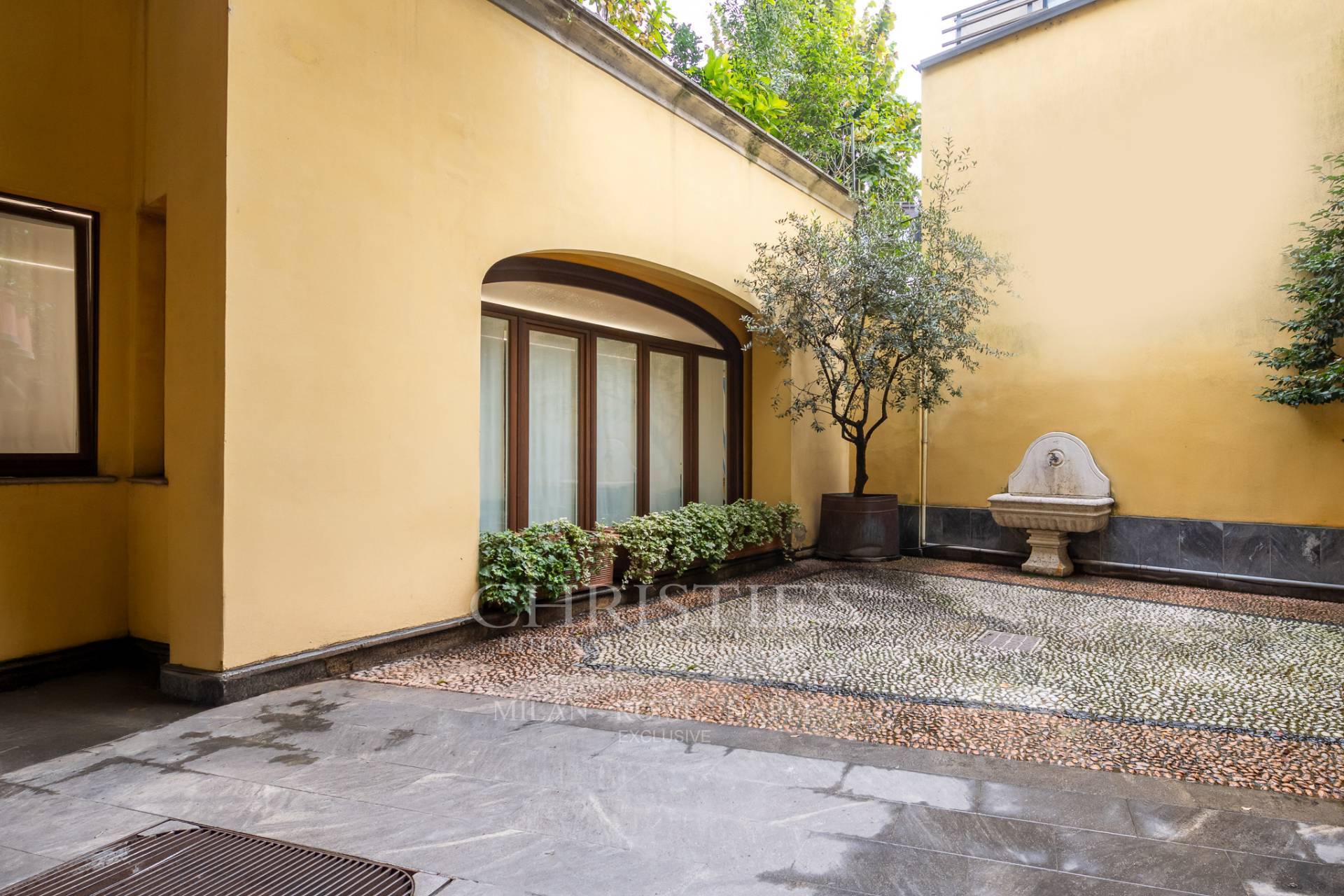 picture of Cozy One-bedroom Apartment Close To The Duomo