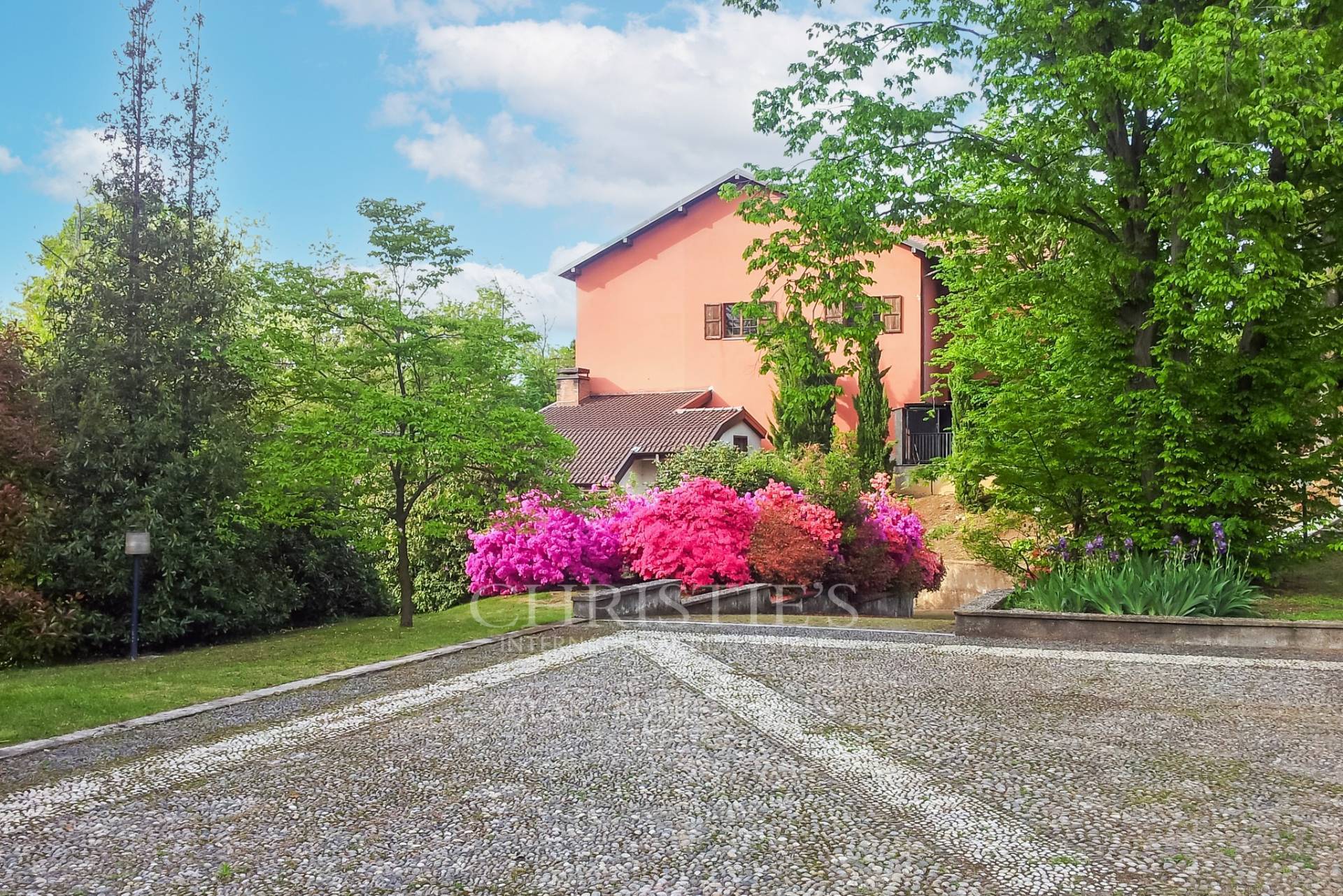 picture of Prestigious Property In Cassano Magnago