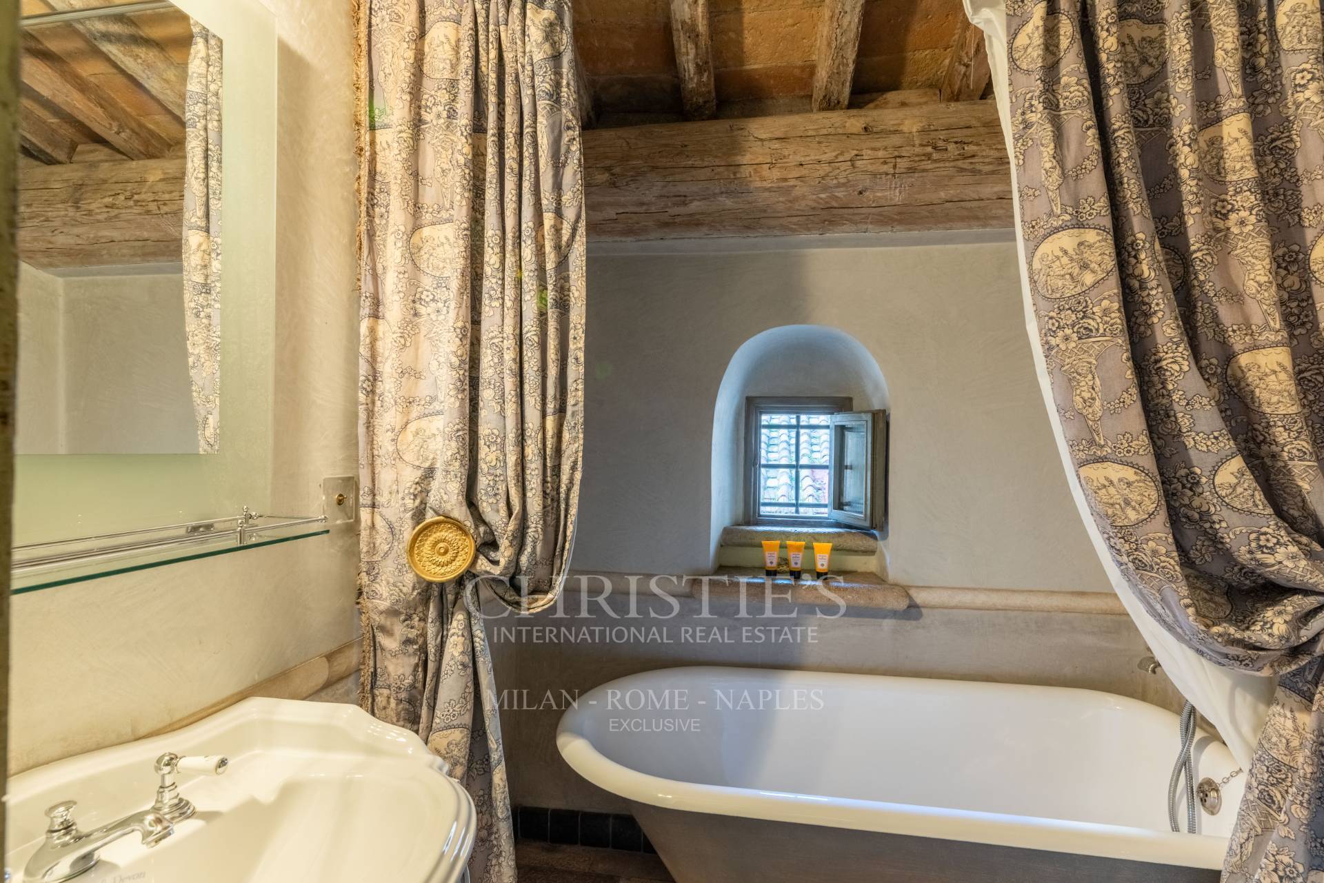 picture of Luxurious Independent Residence