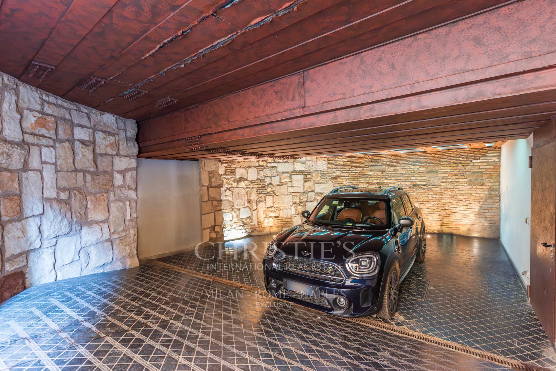picture of Luxurious Independent Residence