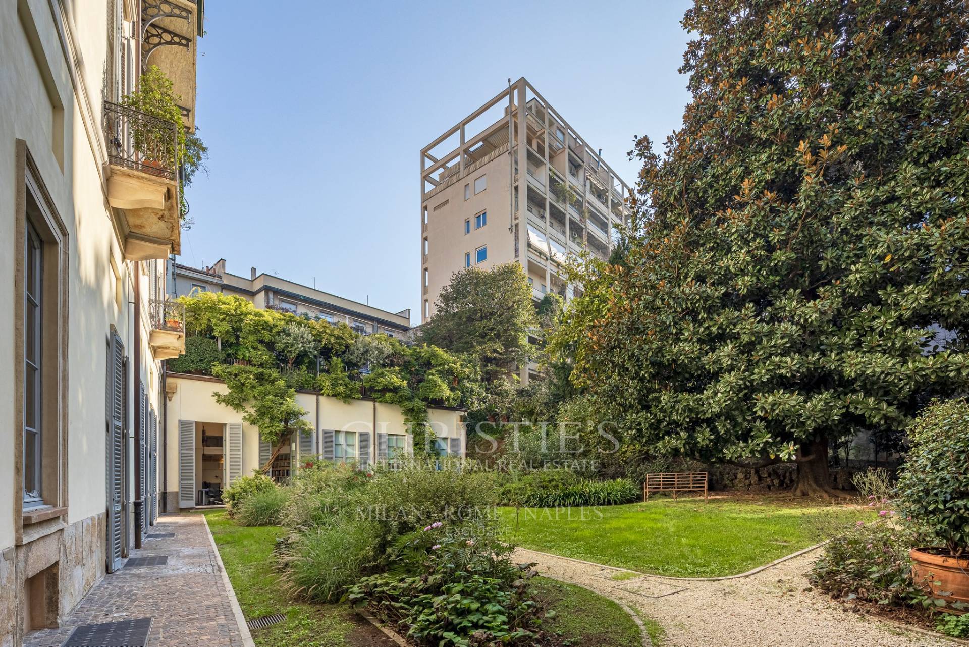 picture of Prestigious Office In A Period Building In The Heart Of Milan