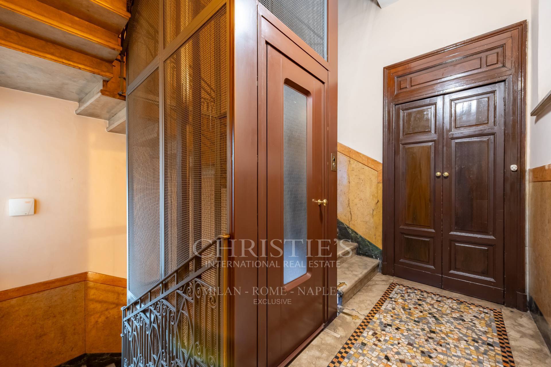 picture of Elegant 172-sqm Apartment Near Corso Italia