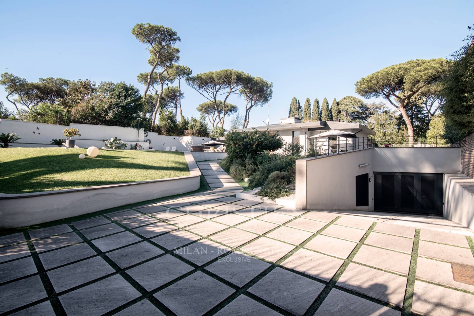 picture of Splendid Detached Villa With Swimming Pool