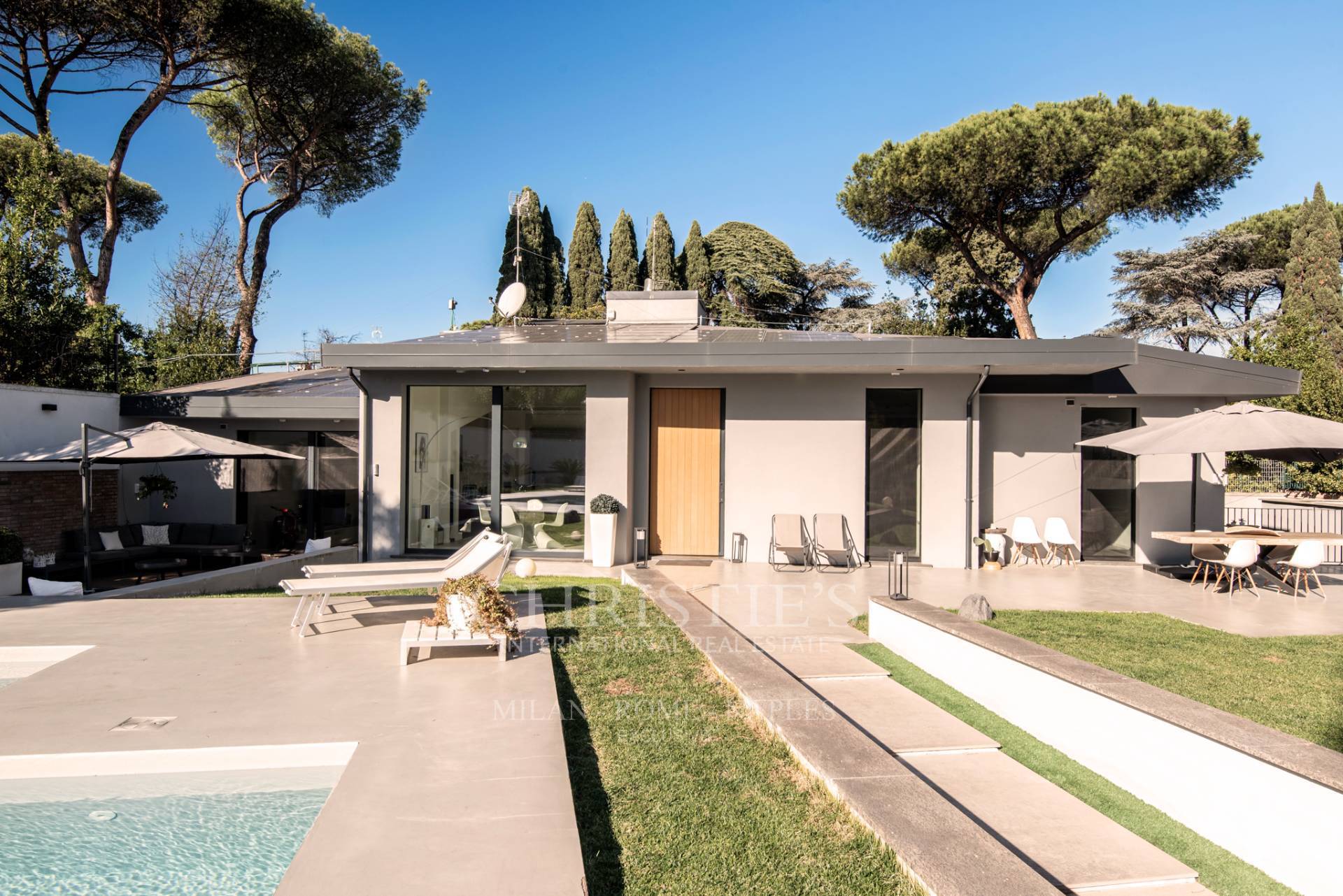 picture of Splendid Detached Villa With Swimming Pool