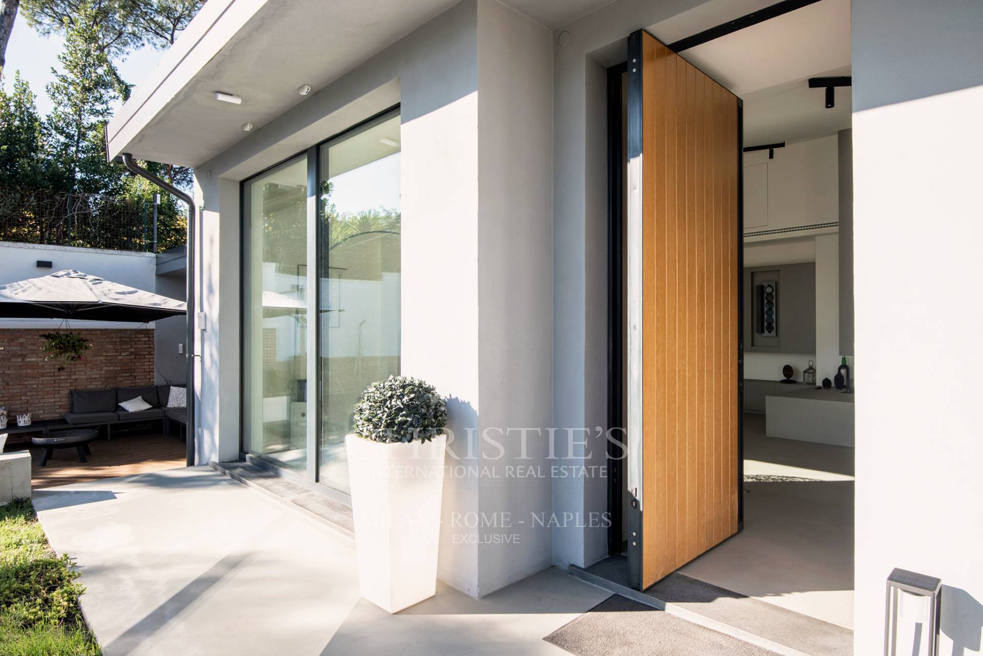 picture of Splendid Detached Villa With Swimming Pool