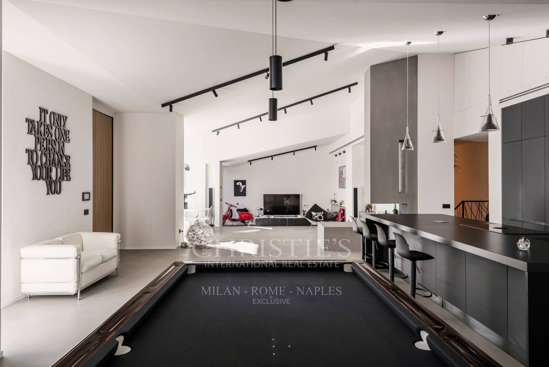 picture of Splendid Detached Villa With Swimming Pool