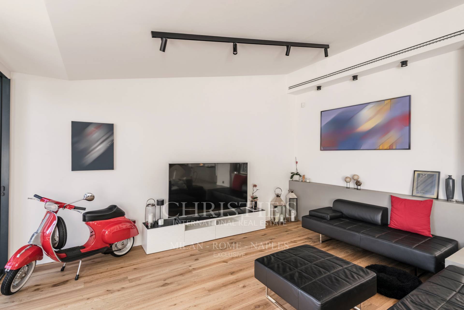 picture of Splendid Detached Villa With Swimming Pool