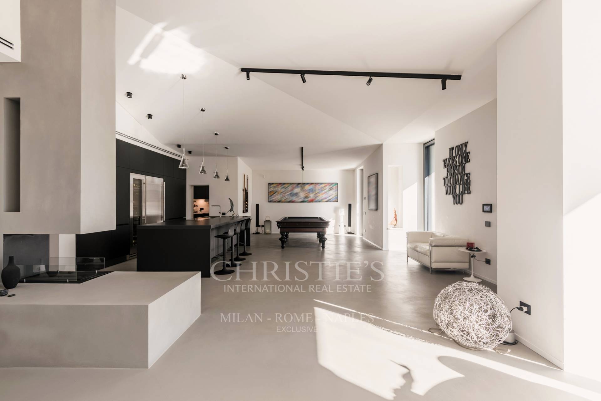 picture of Splendid Detached Villa With Swimming Pool