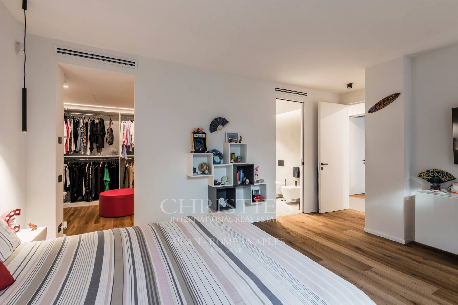 picture of Splendid Detached Villa With Swimming Pool