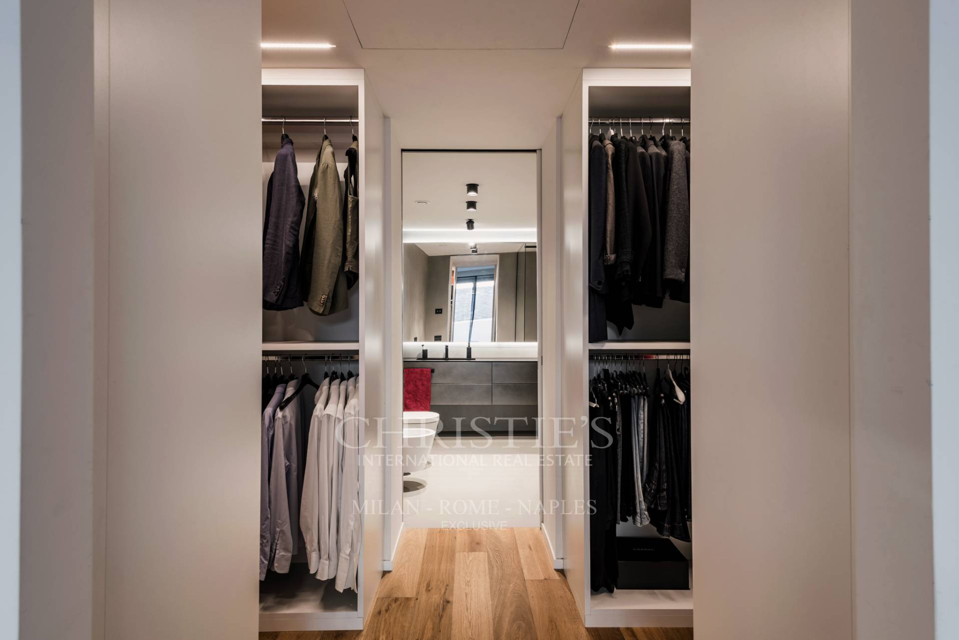 picture of Splendid Detached Villa With Swimming Pool