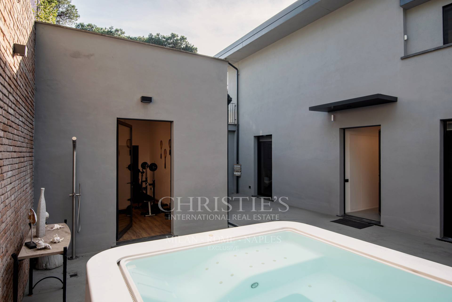 picture of Splendid Detached Villa With Swimming Pool