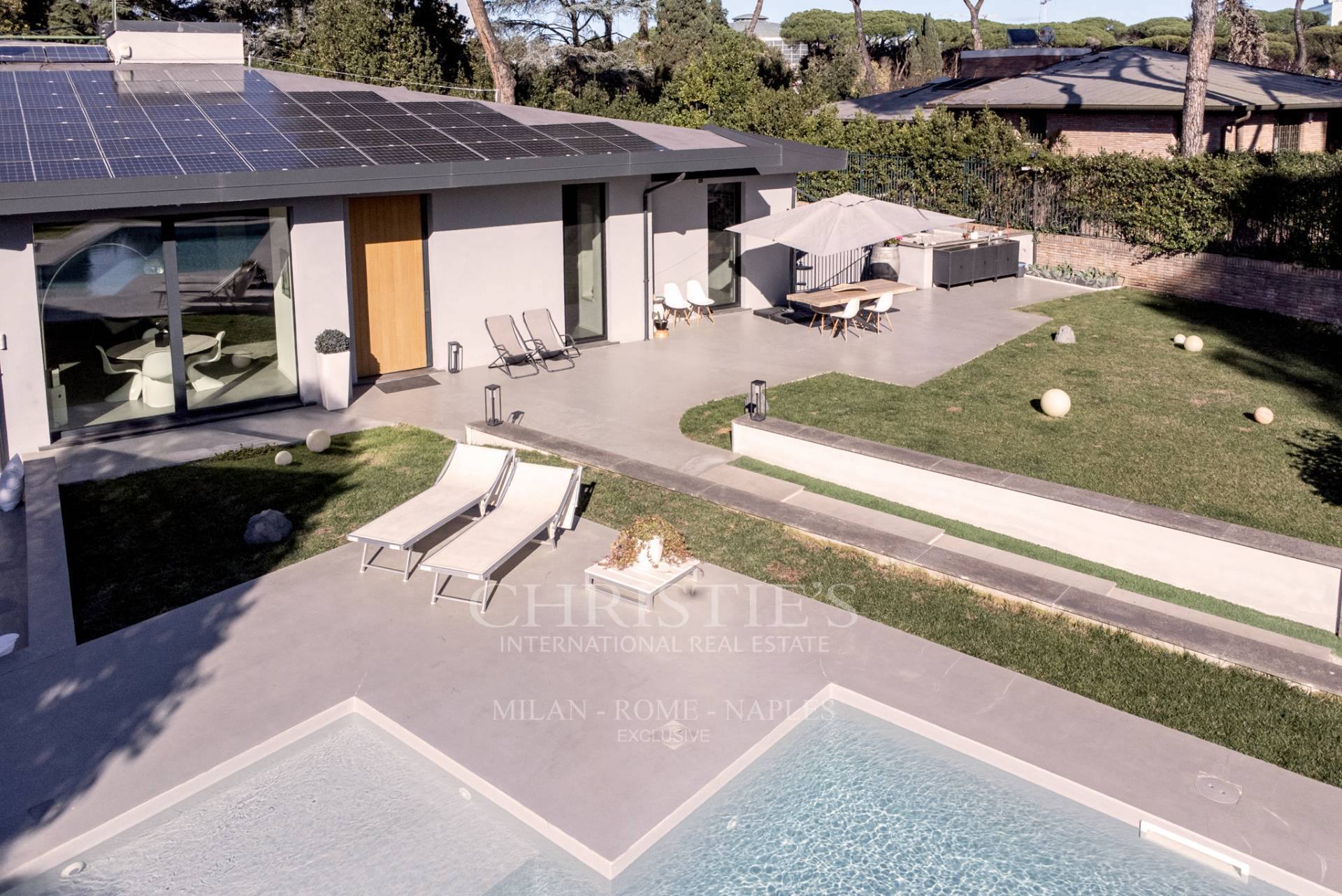 picture of Splendid Detached Villa With Swimming Pool