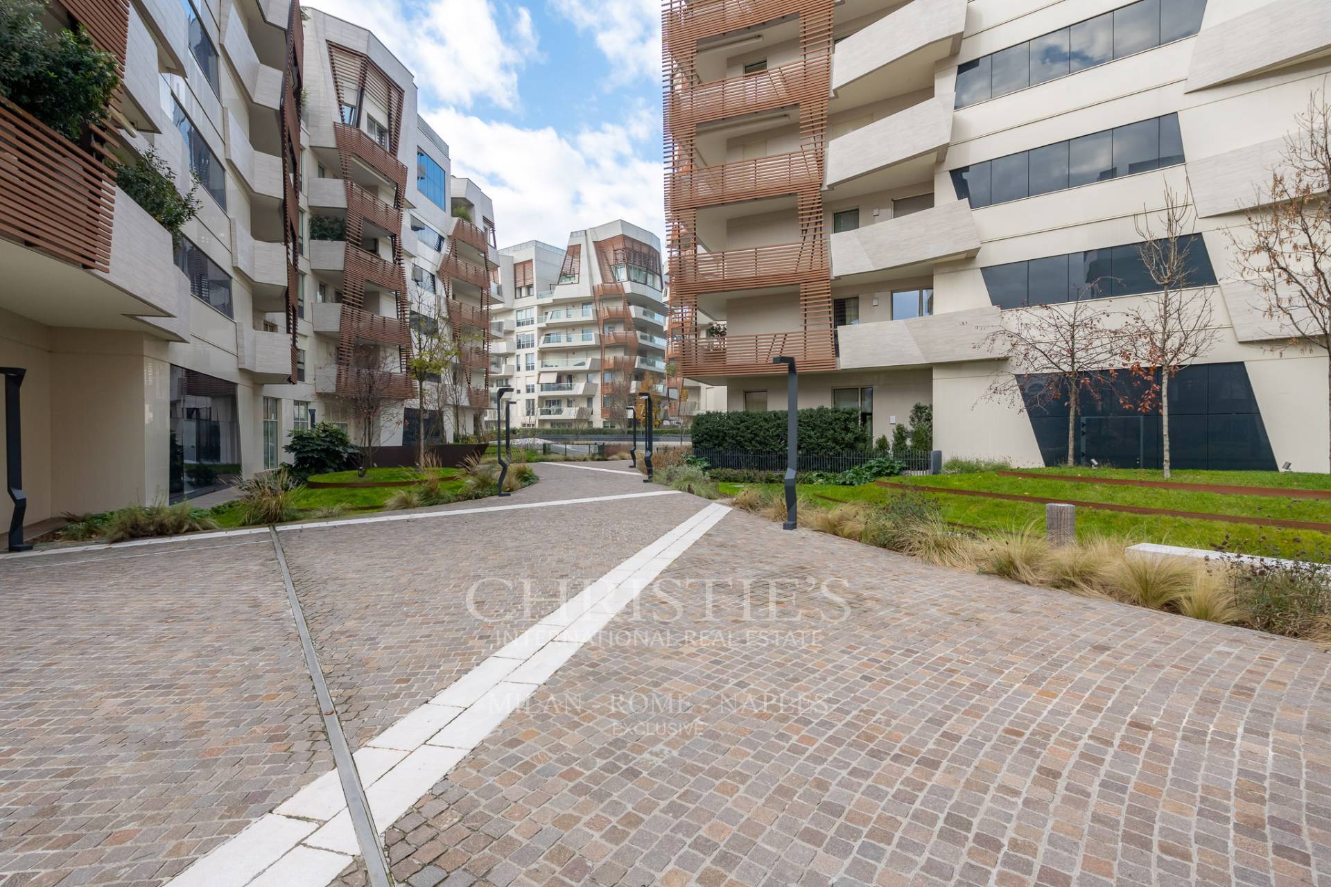 picture of Large Studio Apartment In The Heart Of Citylife