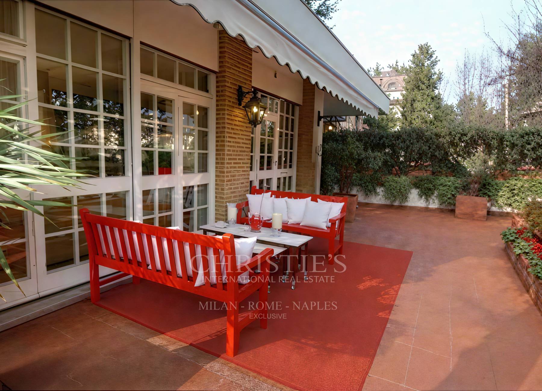 picture of Prestigious Villa To Be Renovated With Swimming Pool And Extraordinary Potential - San Siro Area