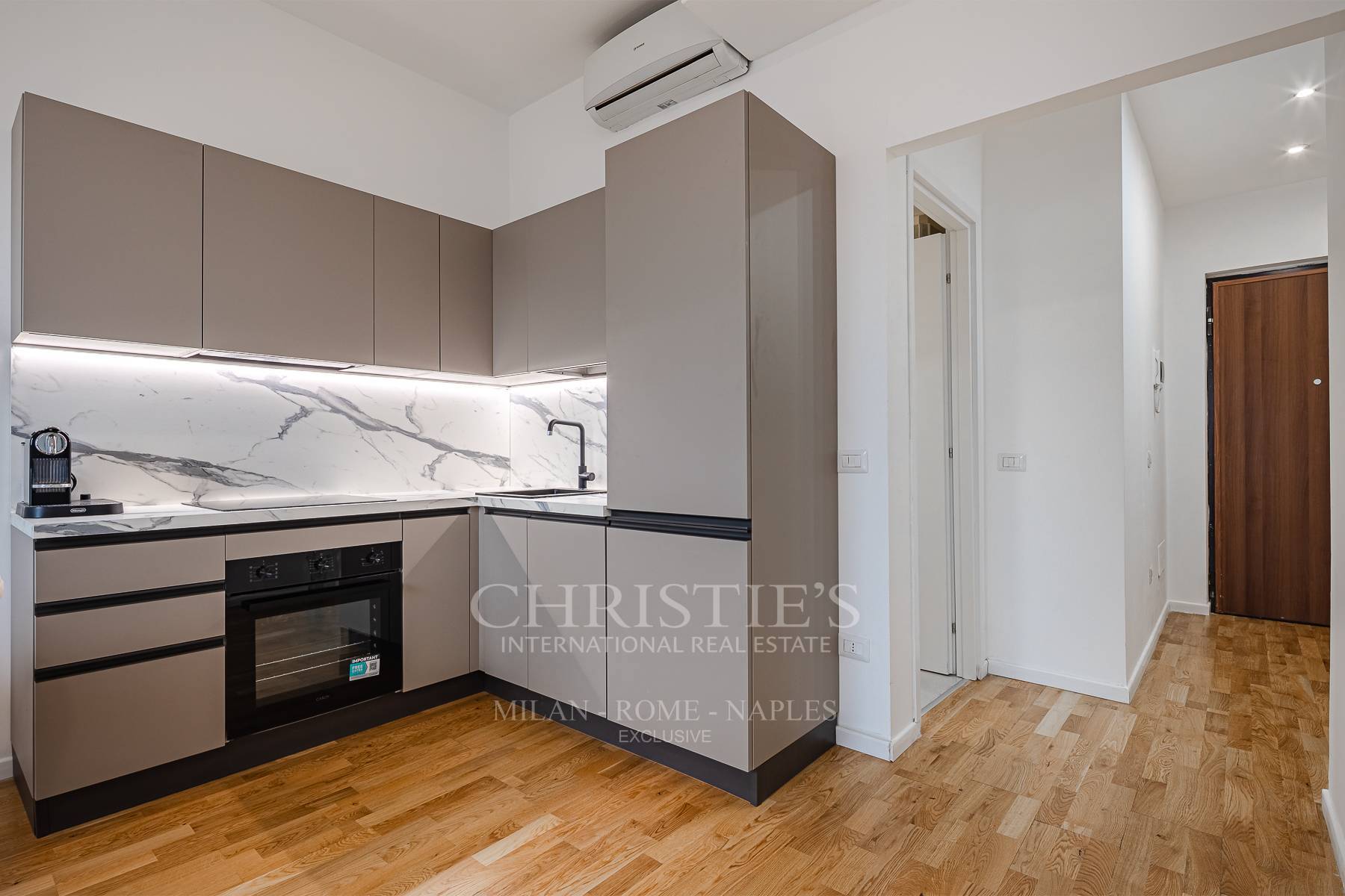 picture of Bright, Fully Renovated Two-room Apartment