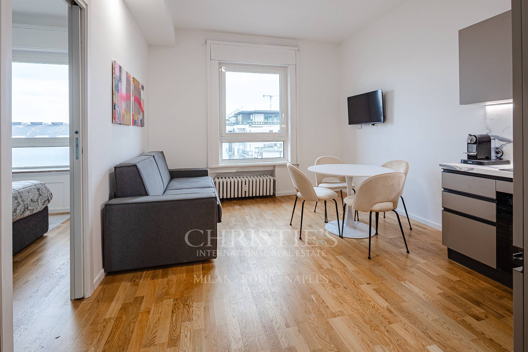 picture of Bright, Fully Renovated Two-room Apartment