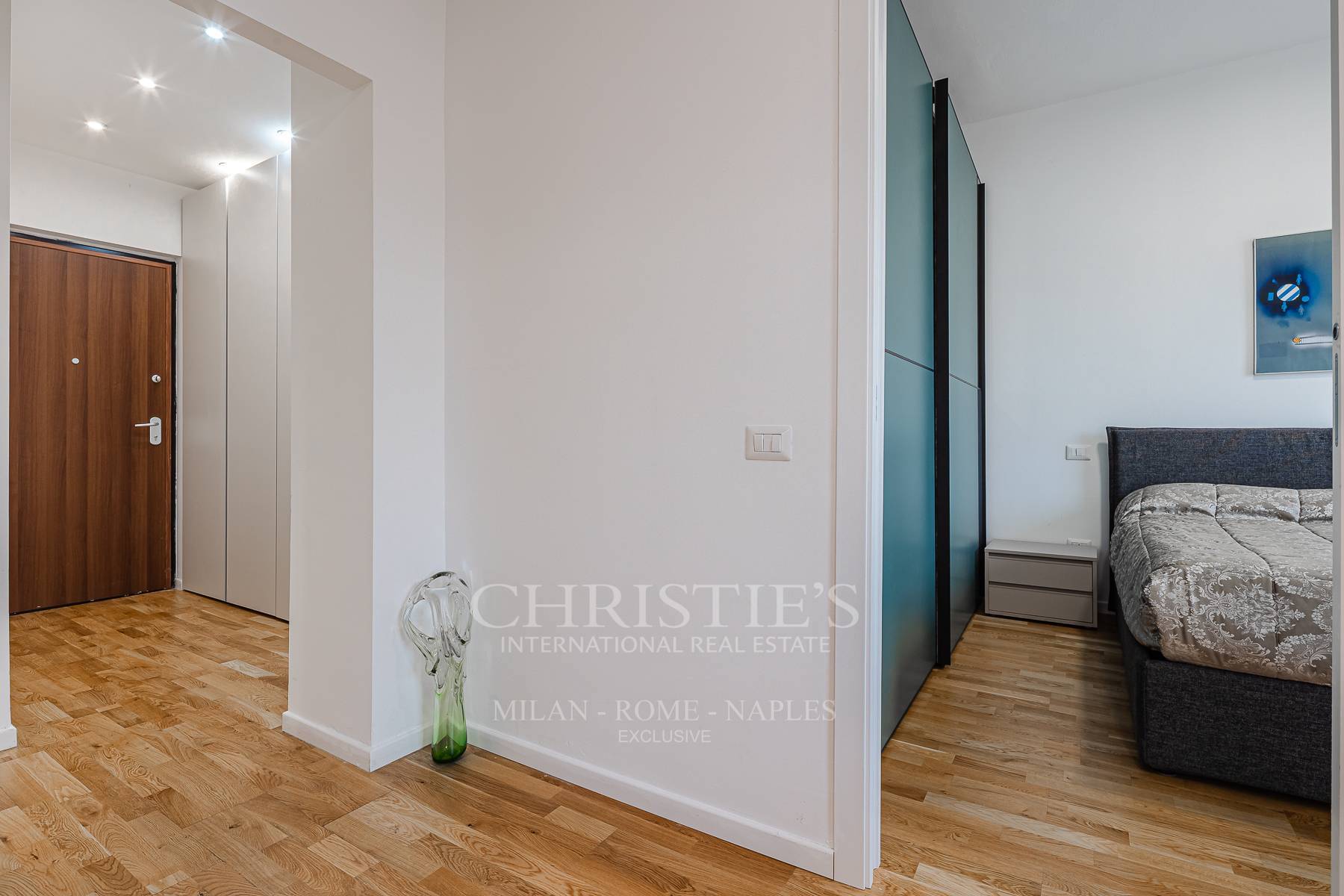 picture of Bright, Fully Renovated Two-room Apartment