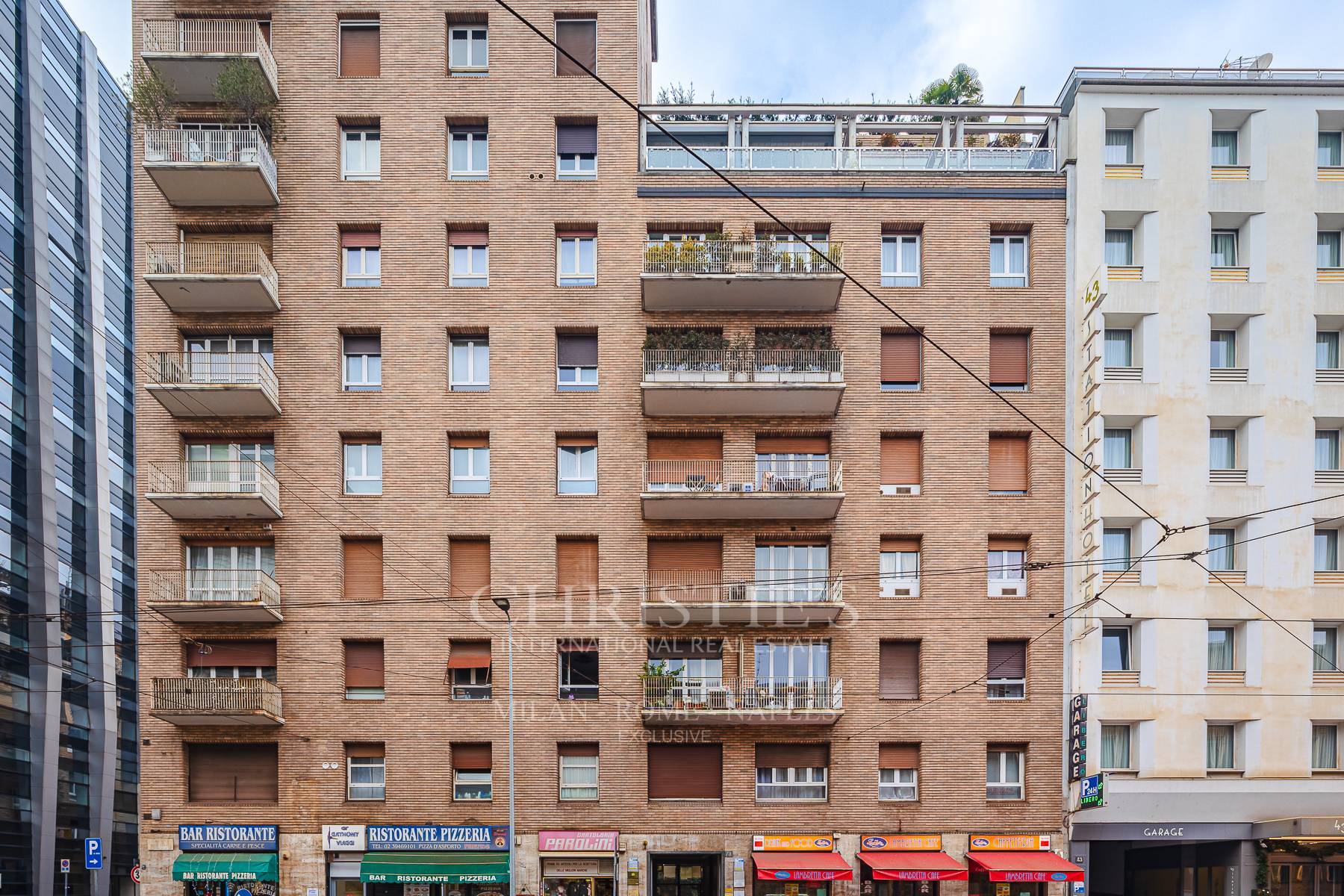 picture of Bright, Fully Renovated Two-room Apartment