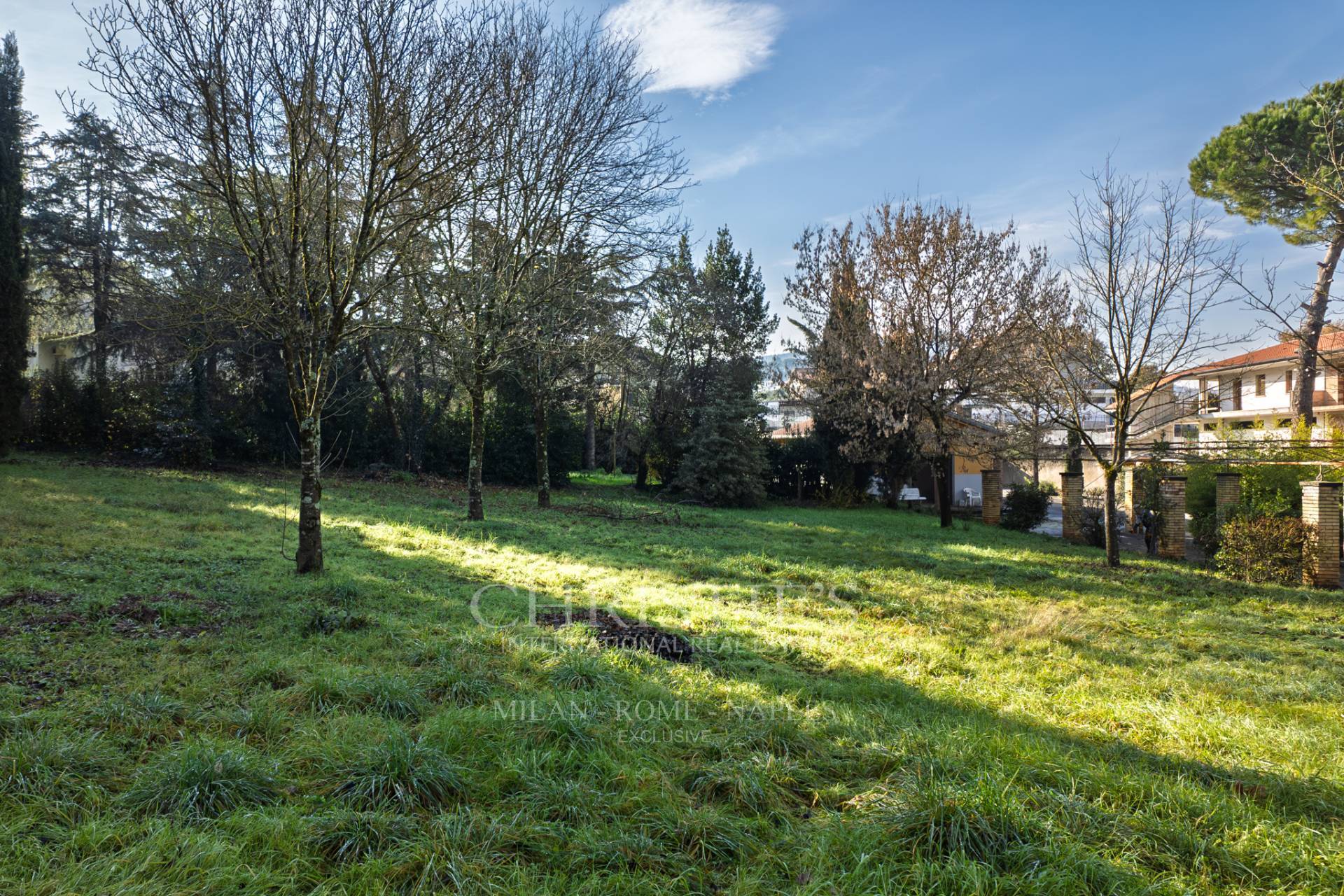 picture of Beautiful House With Garden For Sale