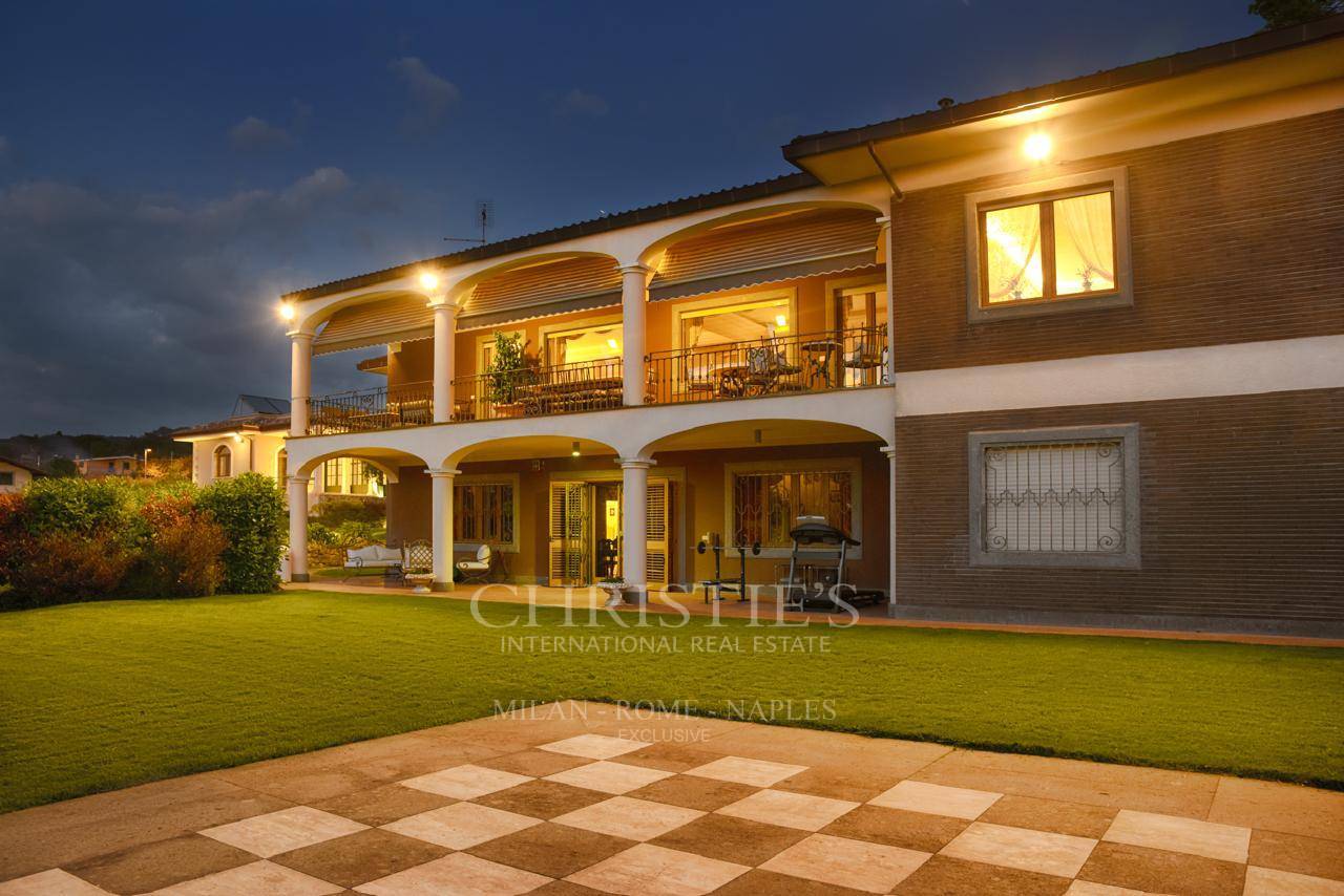 picture of Country House With Swimming Pool And Tennis Court