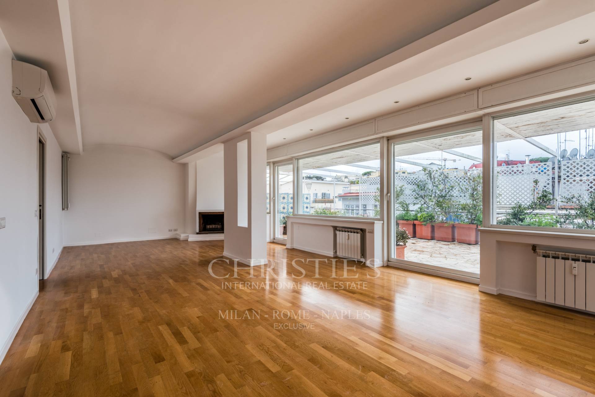 picture of Elegant Penthouse In Parioli