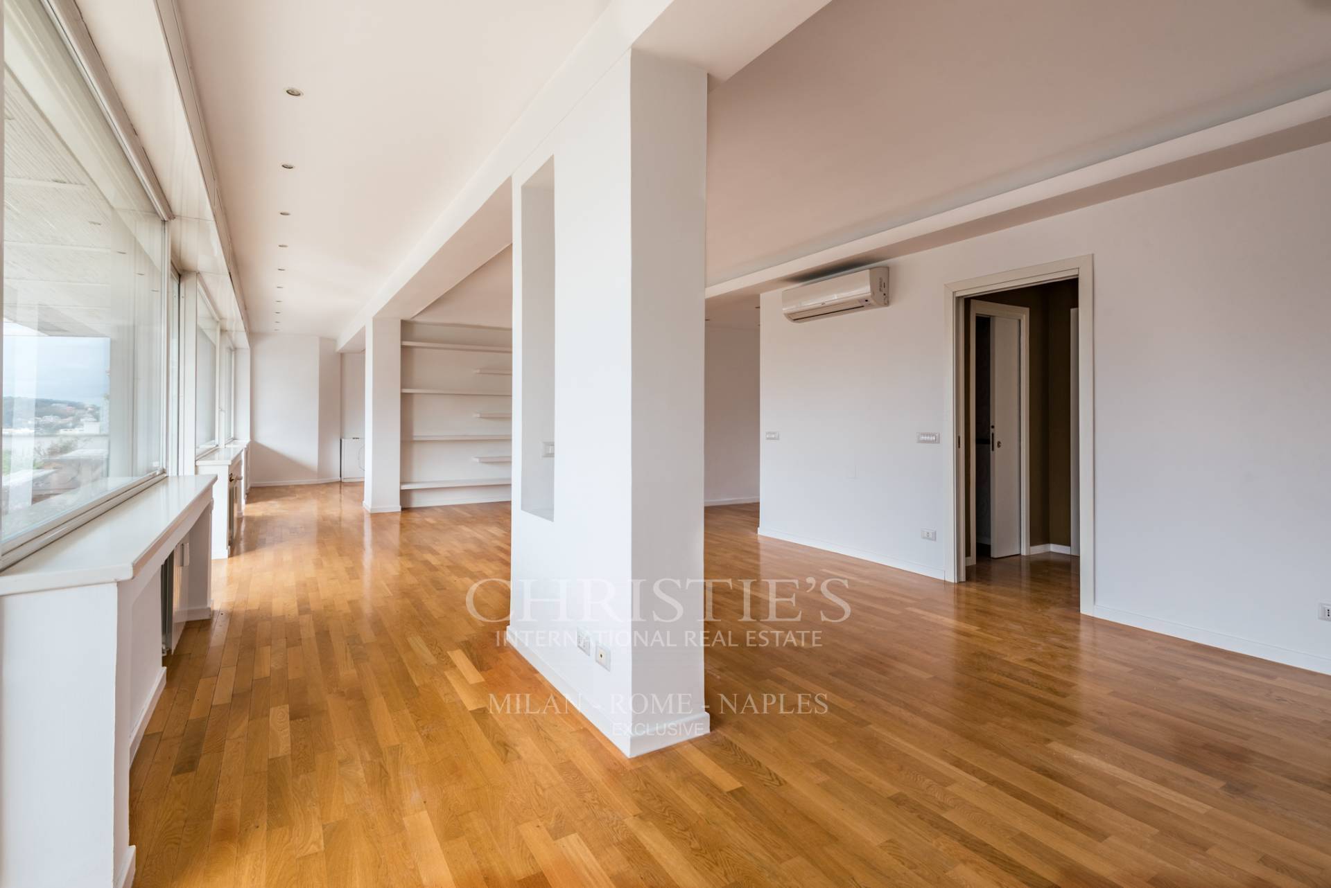 picture of Elegant Penthouse In Parioli