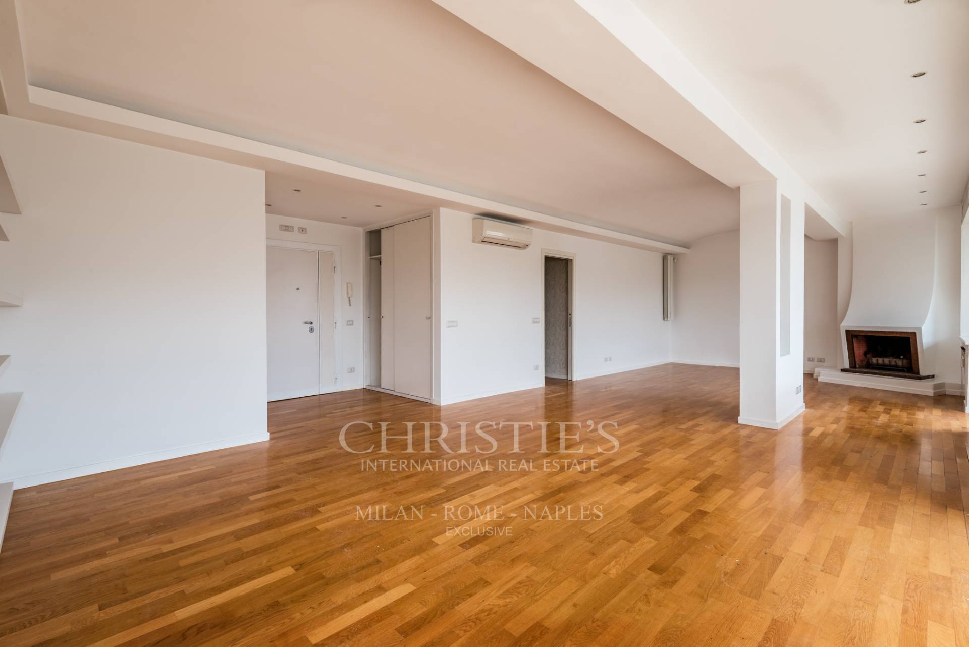 picture of Elegant Penthouse In Parioli