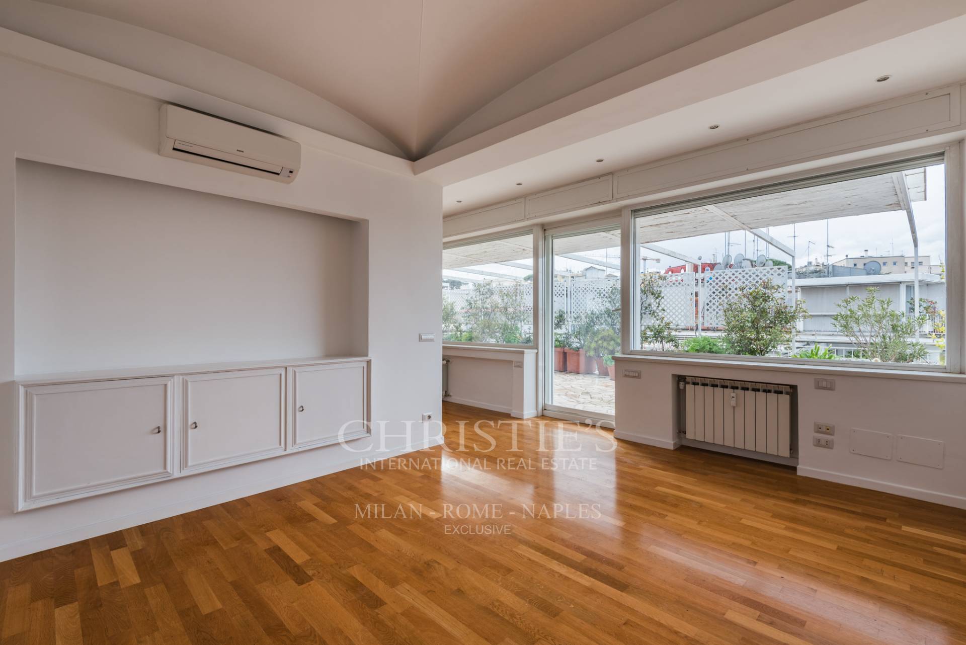 picture of Elegant Penthouse In Parioli