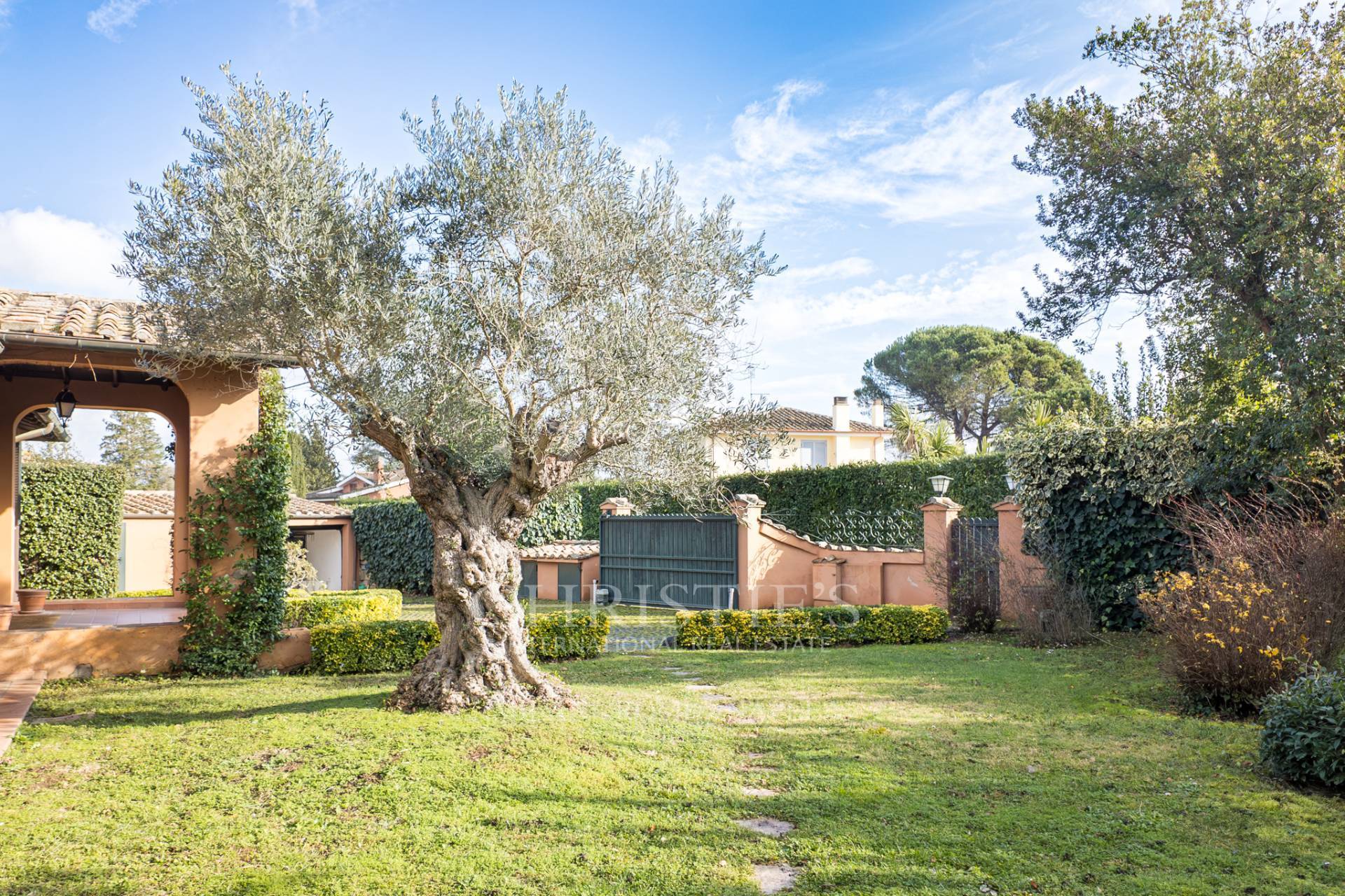 picture of Detached Villa Olgiata