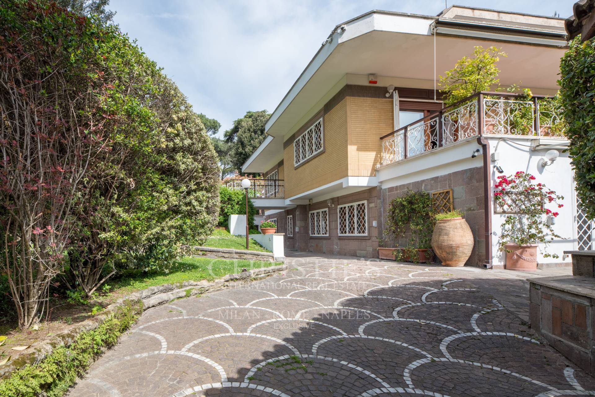 picture of Prestigious House With Swimming Pool