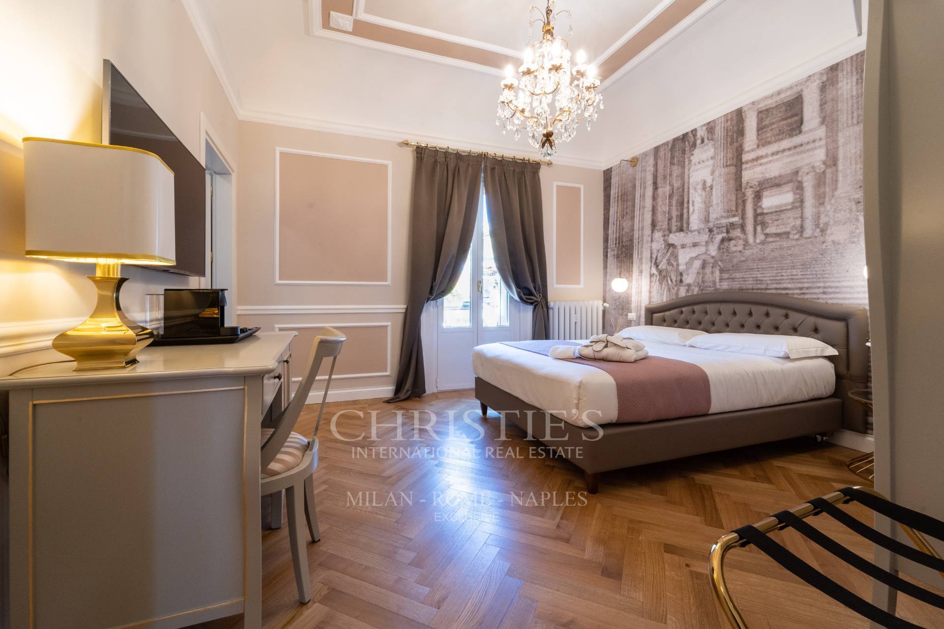 picture of Elegant Penthouse In A Period Building In Via Settembrini