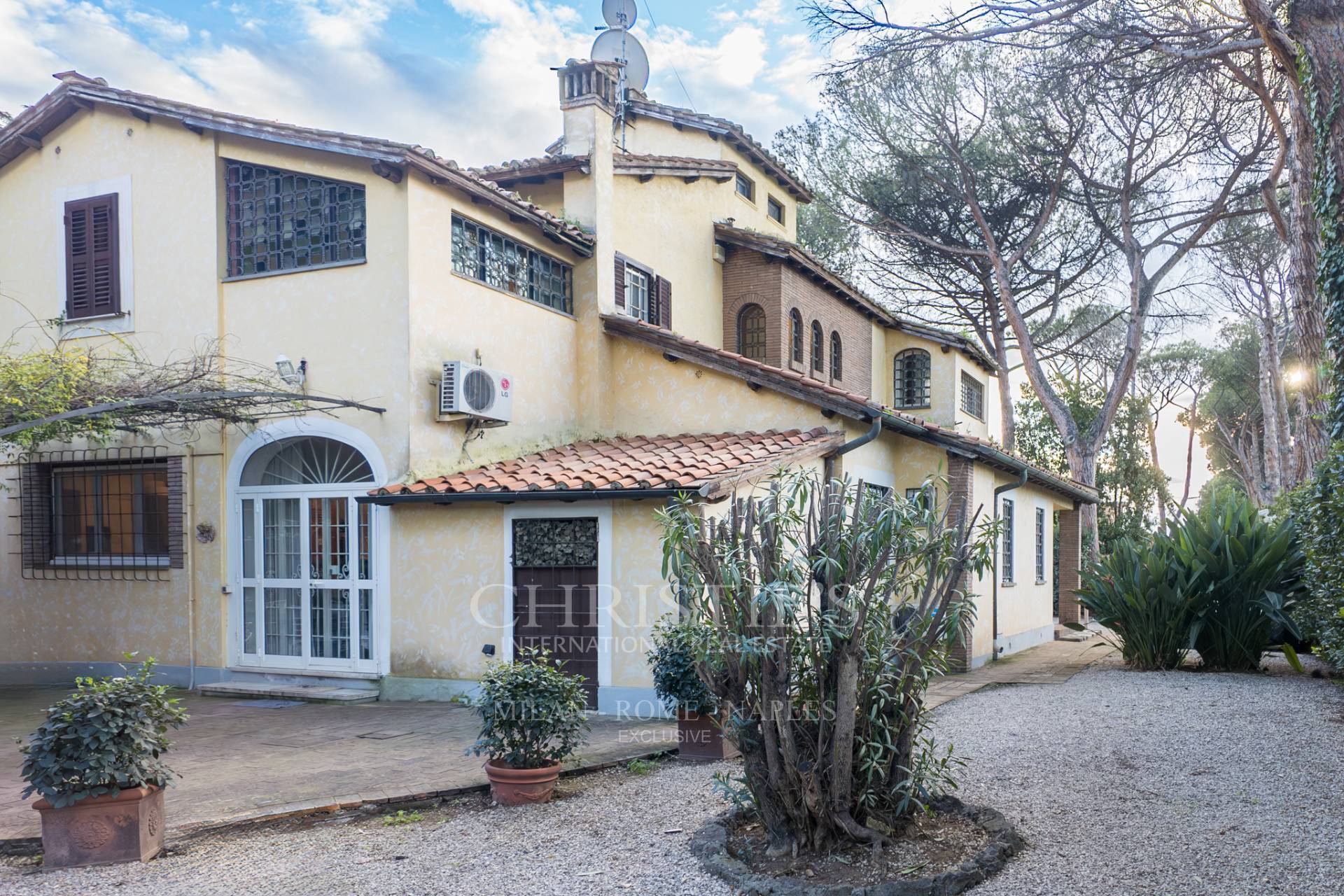 picture of Villa Appia Antica With Park And Swimming Pool.