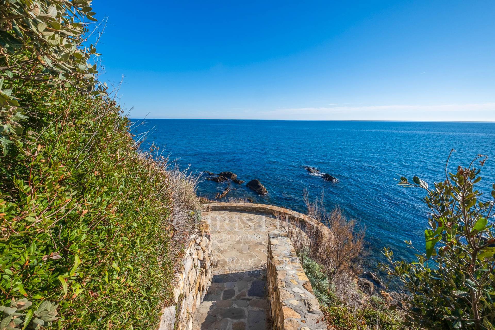 picture of Charming Pieds-dans-l'eau Property In An Ancient Roman Tower