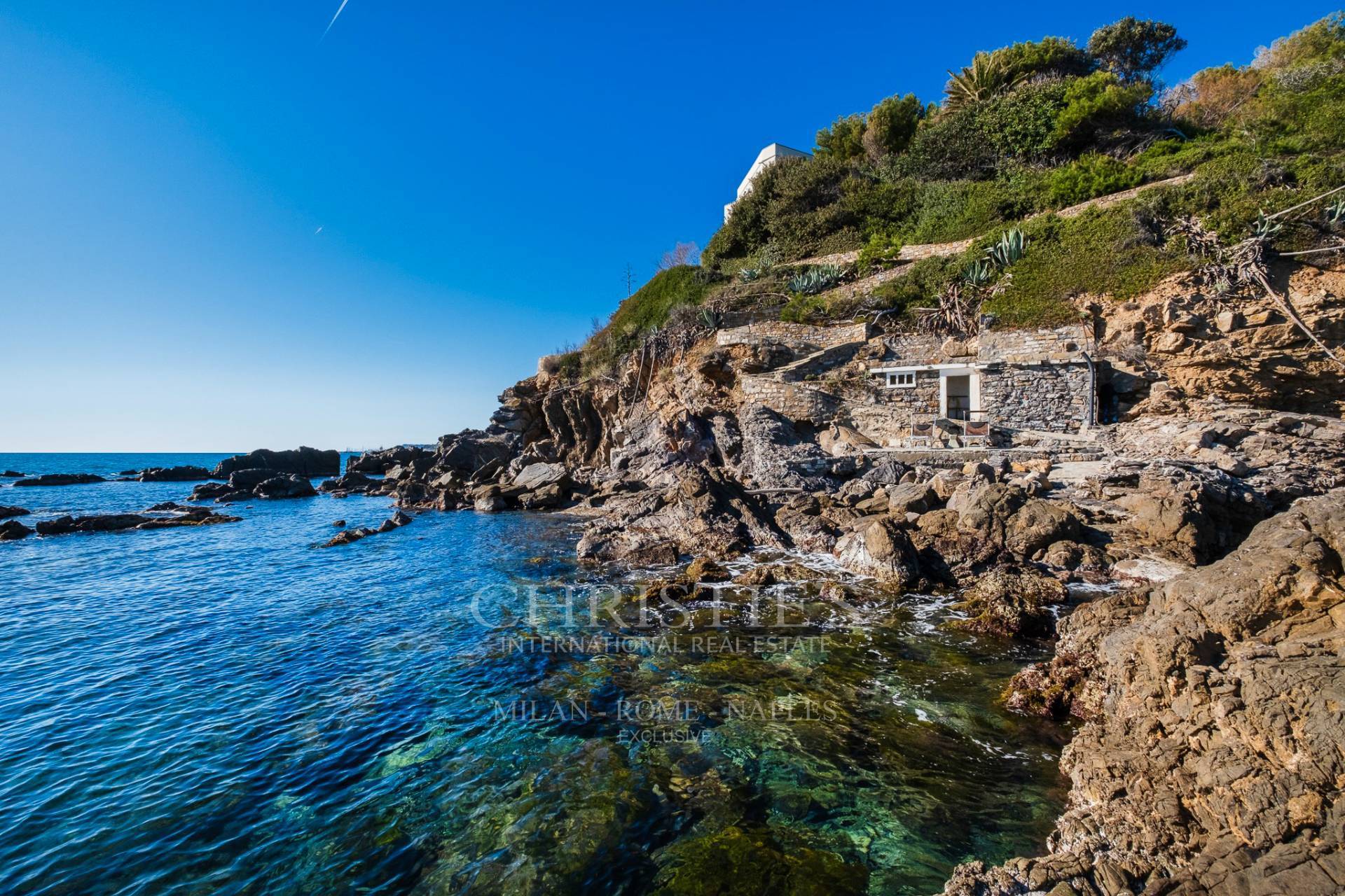 picture of Charming Pieds-dans-l'eau Property In An Ancient Roman Tower