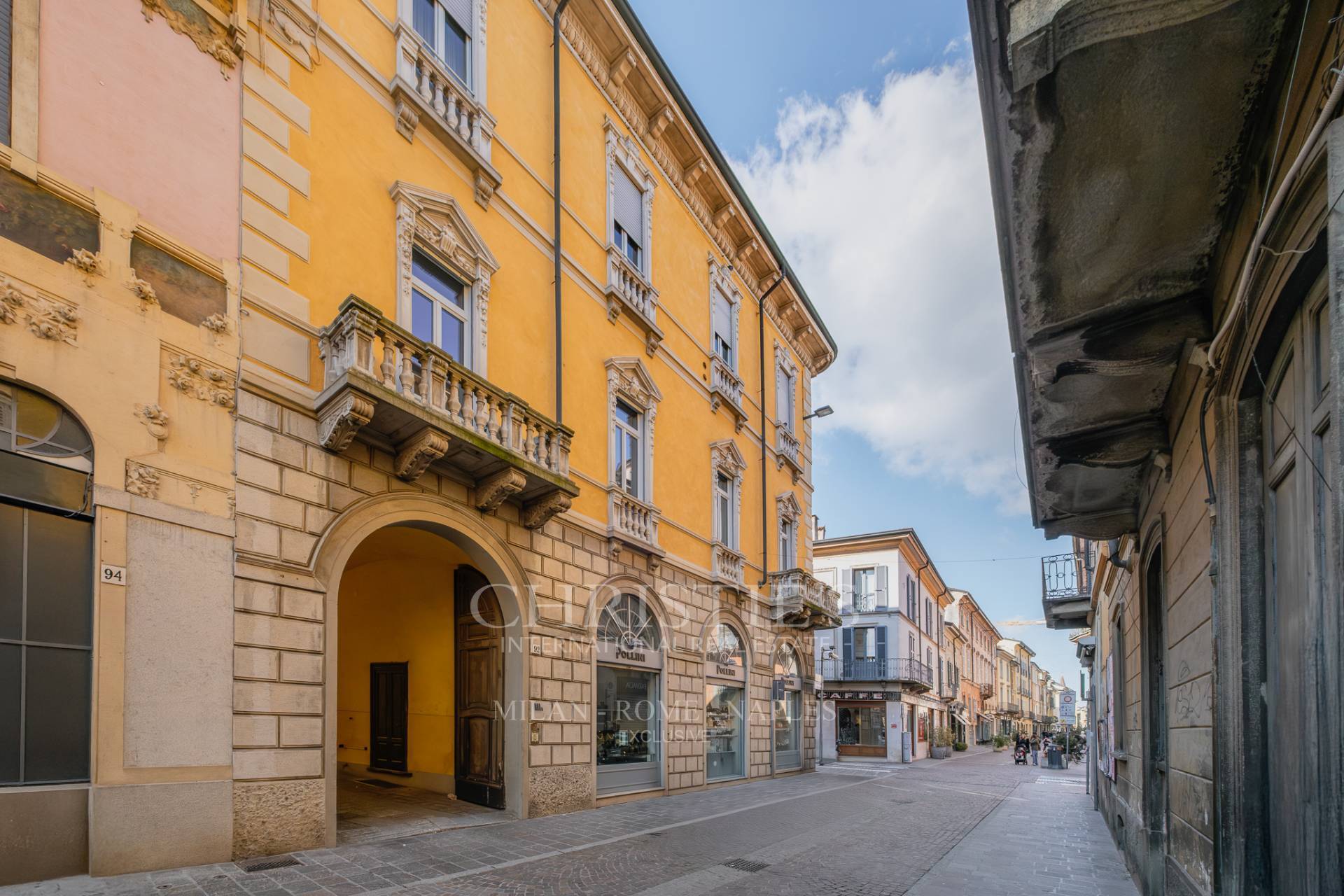 picture of Recently Renovated Refined Residence In The Center Of Lodi