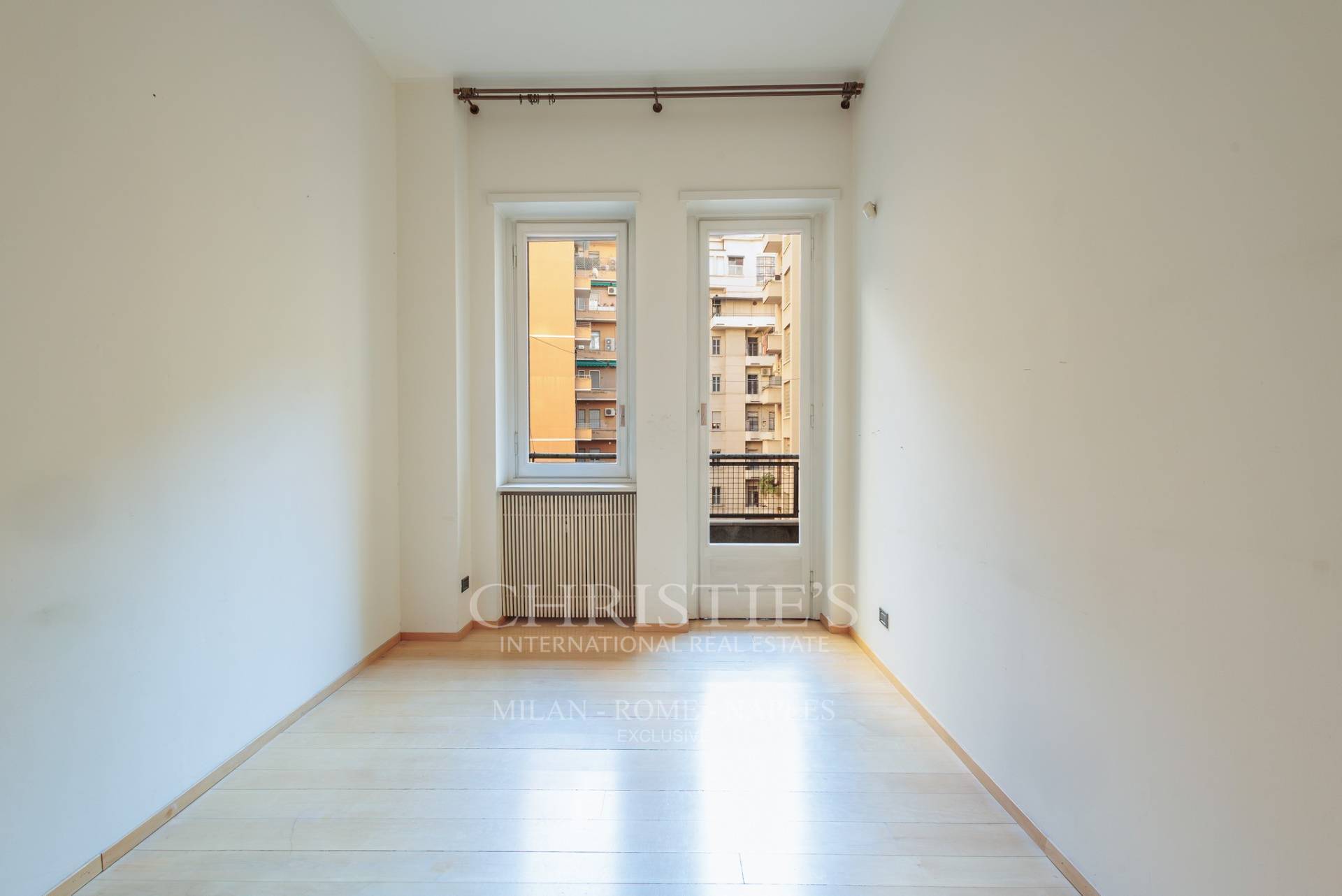 picture of Spacious And Elegant Apartment In Piazza Della Repubblica