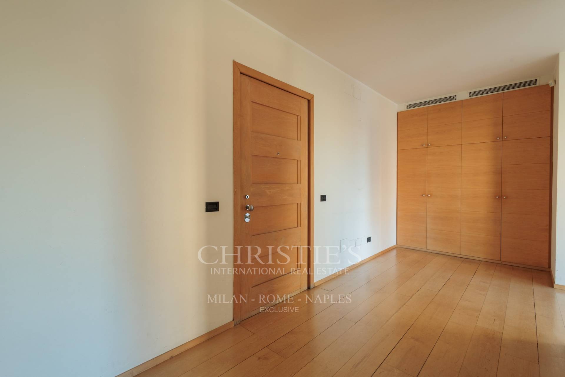 picture of Spacious And Elegant Apartment In Piazza Della Repubblica