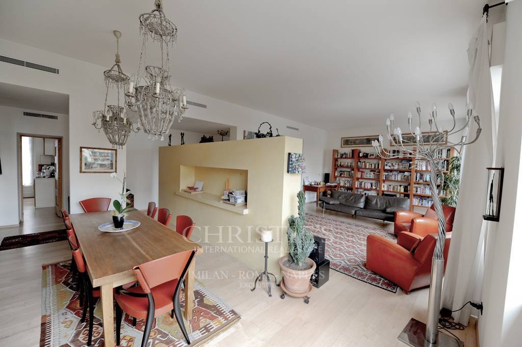 picture of Spacious And Elegant Apartment In Piazza Della Repubblica