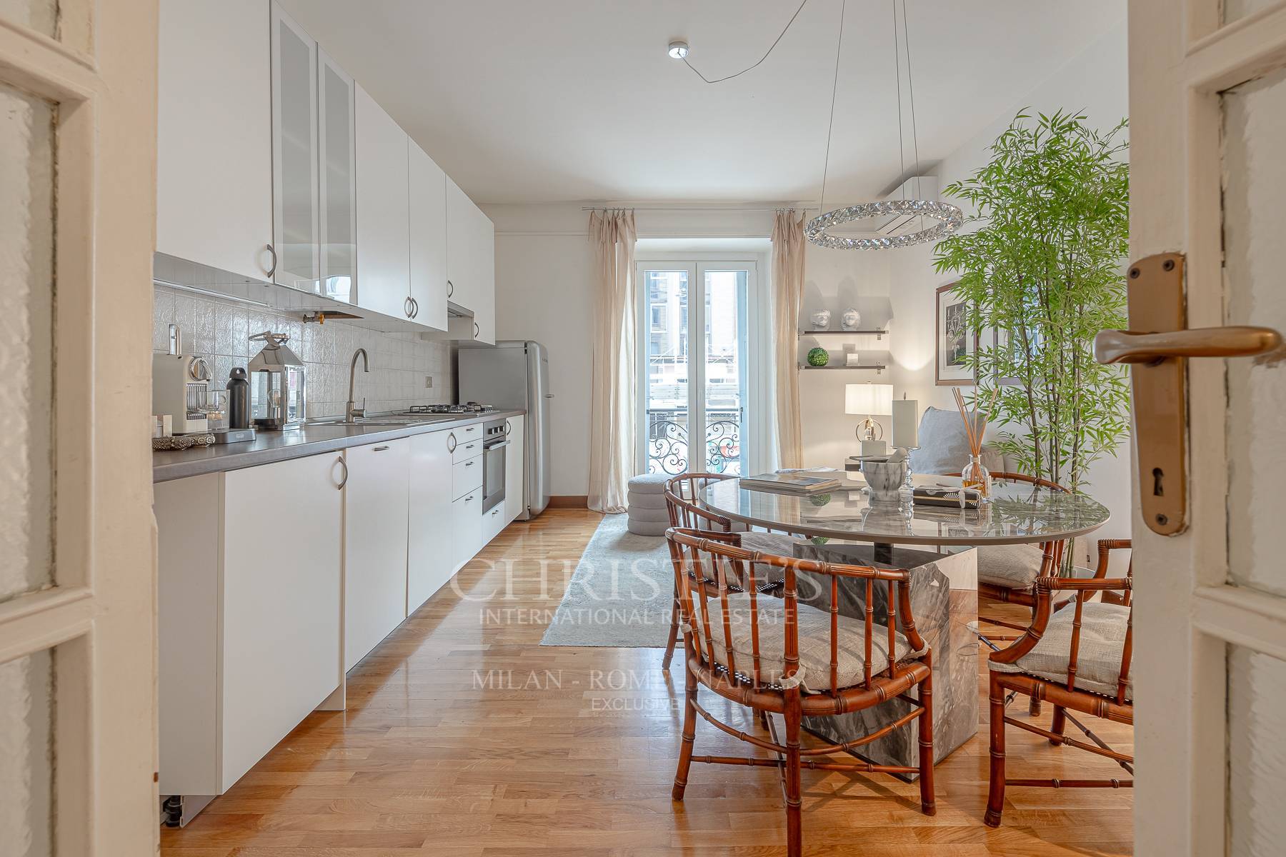 picture of Elegant Apartment In A Prestigious Period Building