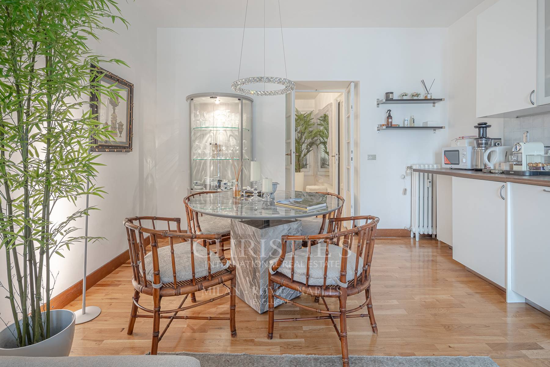 picture of Elegant Apartment In A Prestigious Period Building