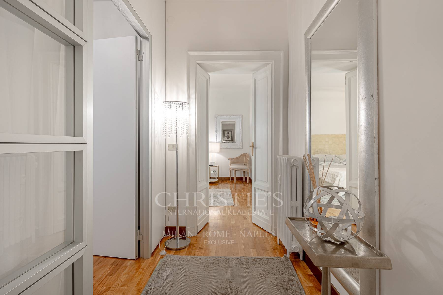 picture of Elegant Apartment In A Prestigious Period Building