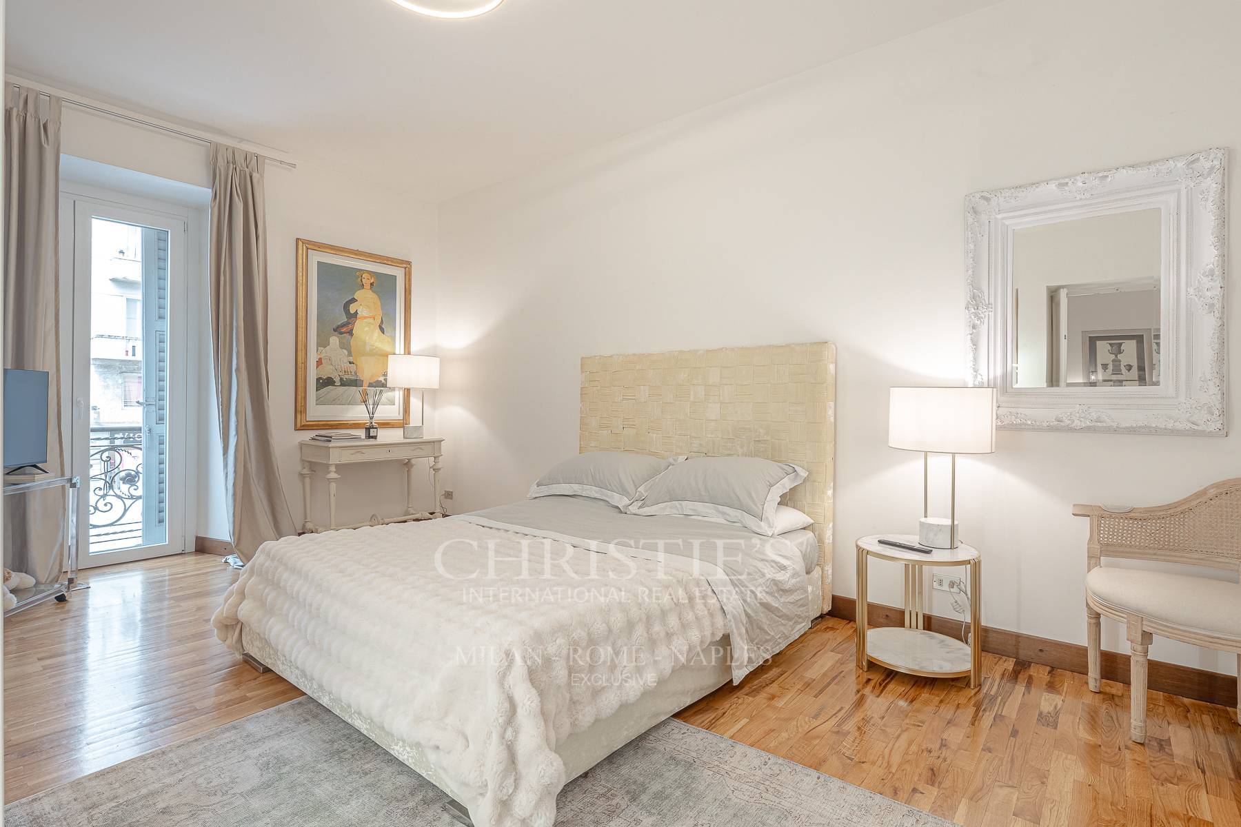 picture of Elegant Apartment In A Prestigious Period Building