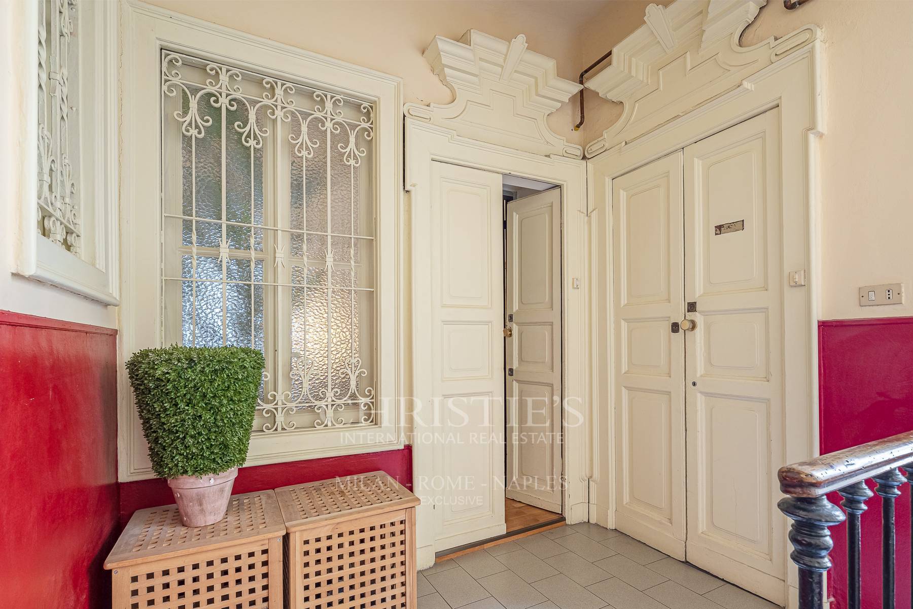 picture of Elegant Apartment In A Prestigious Period Building